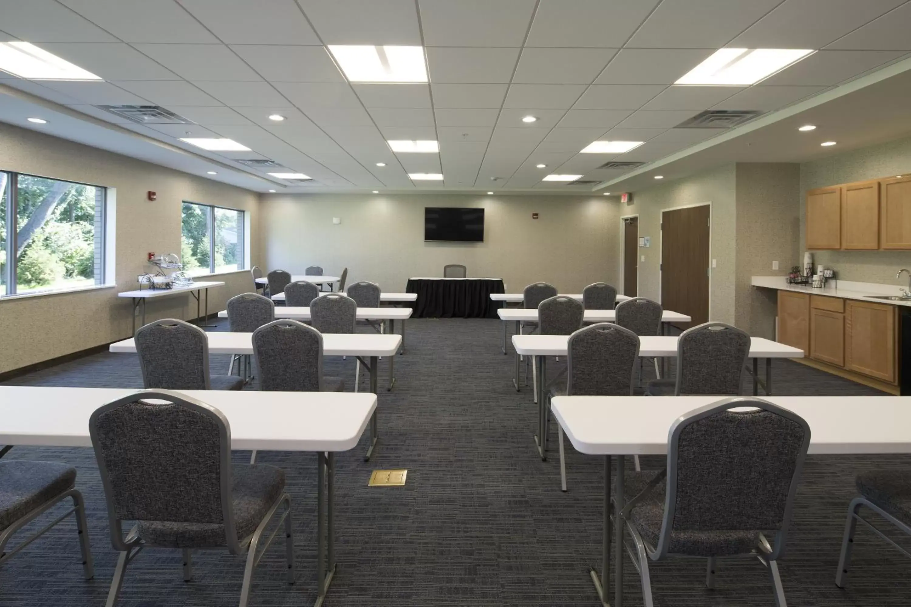 Meeting/conference room in Holiday Inn Express & Suites La Porte, an IHG Hotel