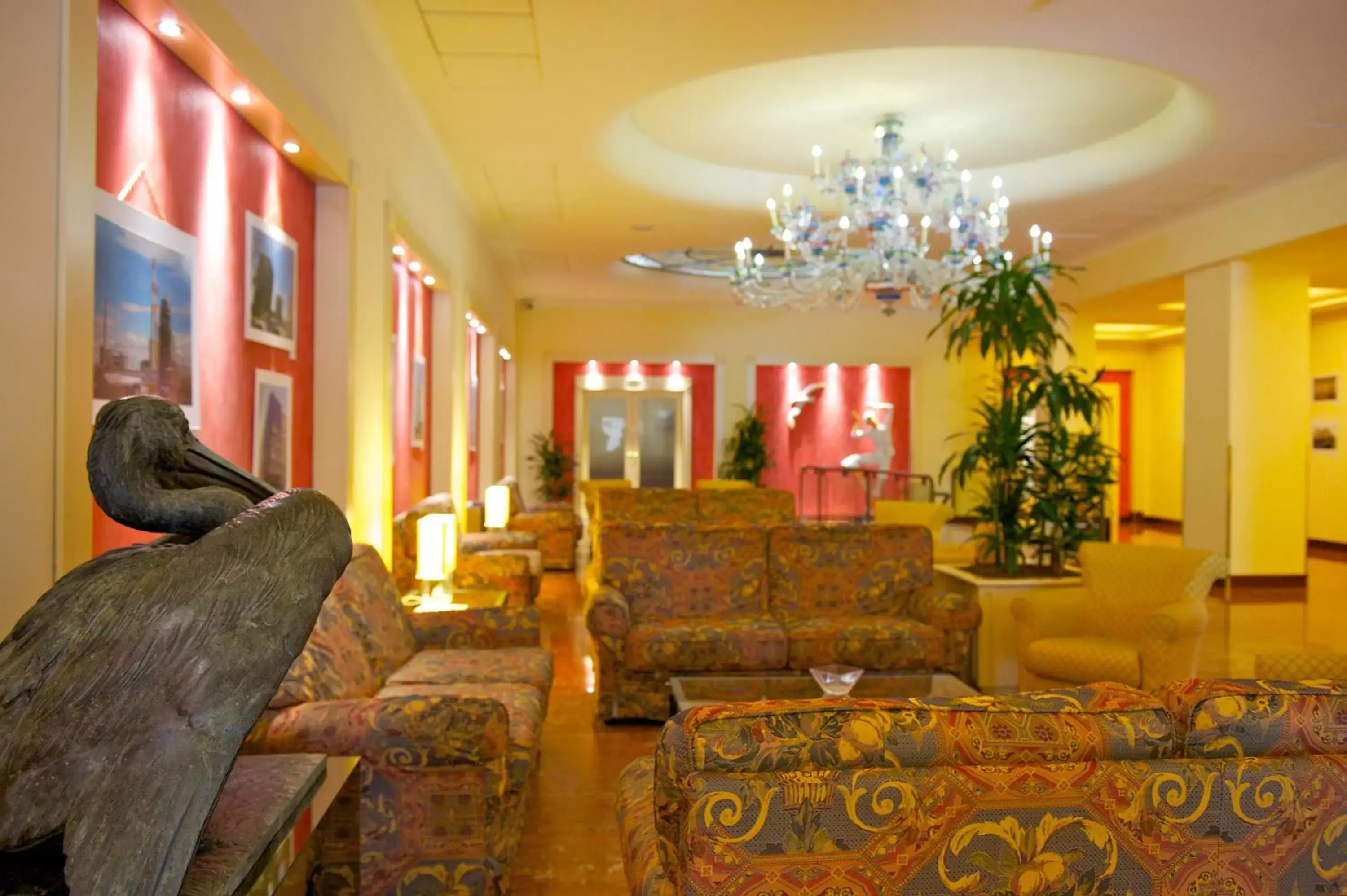 Lounge or bar, Lobby/Reception in Mercure Reggio Emilia Centro Astoria