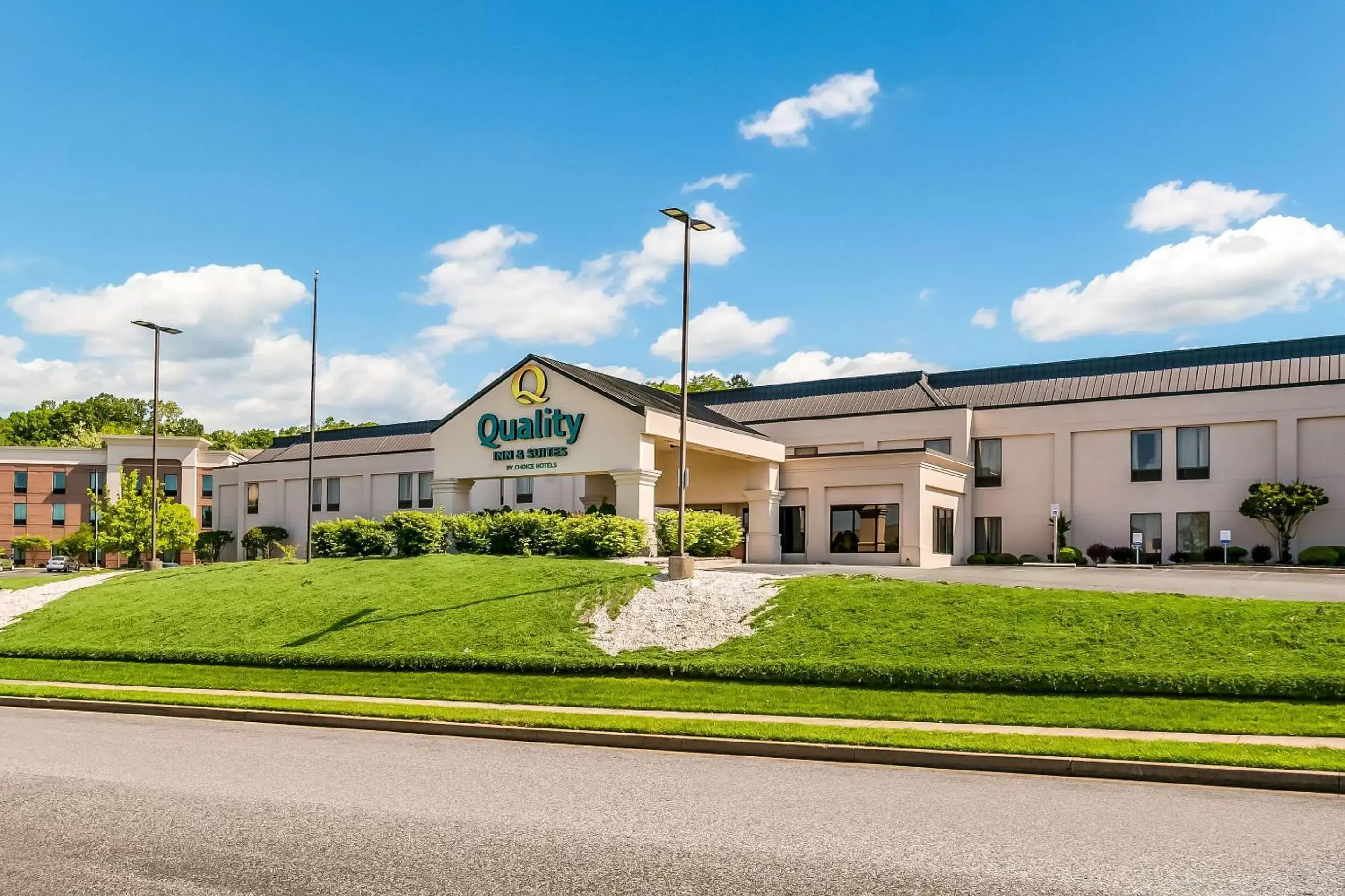 Property building in Quality Inn & Suites Bel Air I-95 Exit 77A Property building in Quality Inn & Suites Bel Air I-95 Exit 77A