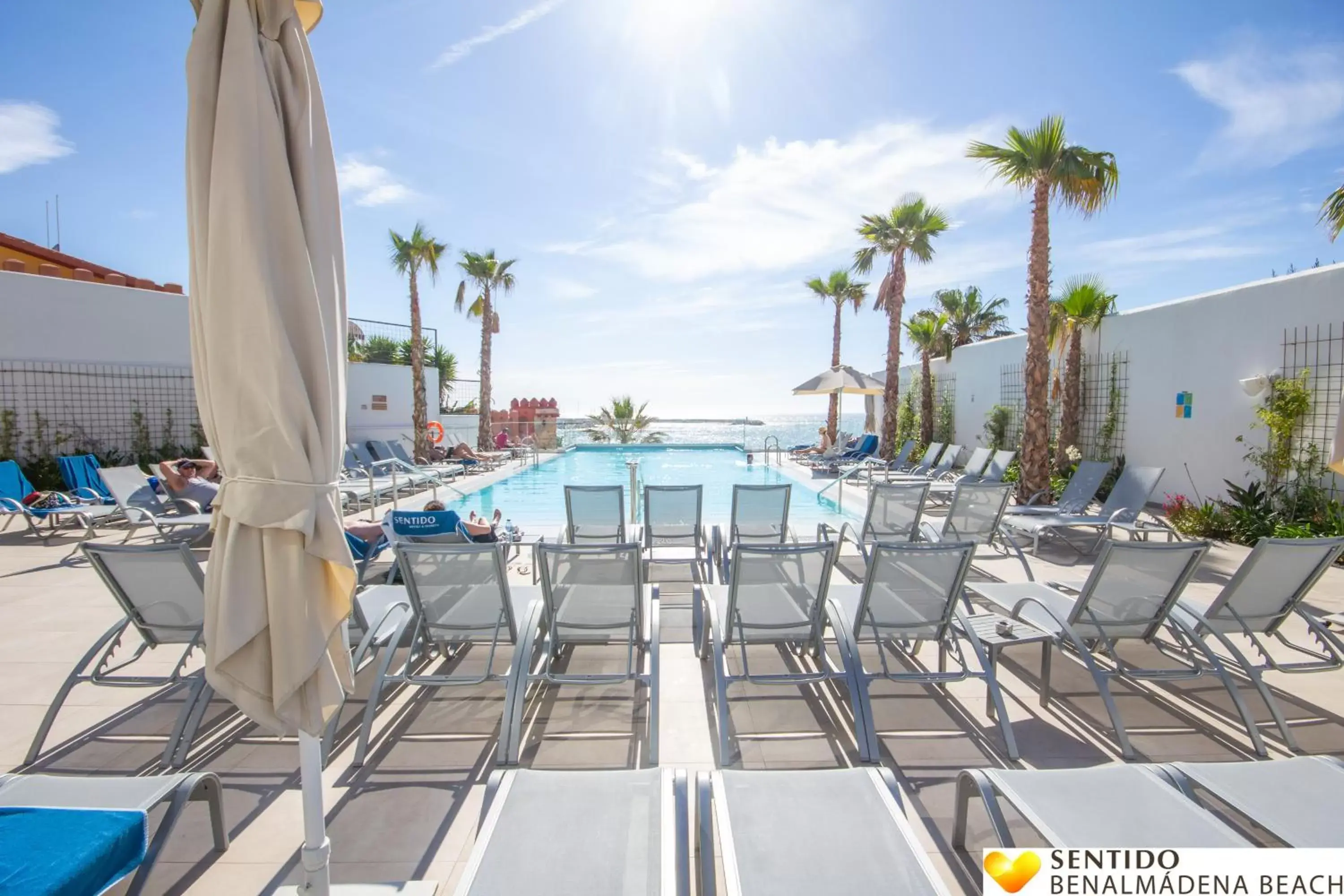 Swimming pool in Hotel Benalmadena Beach