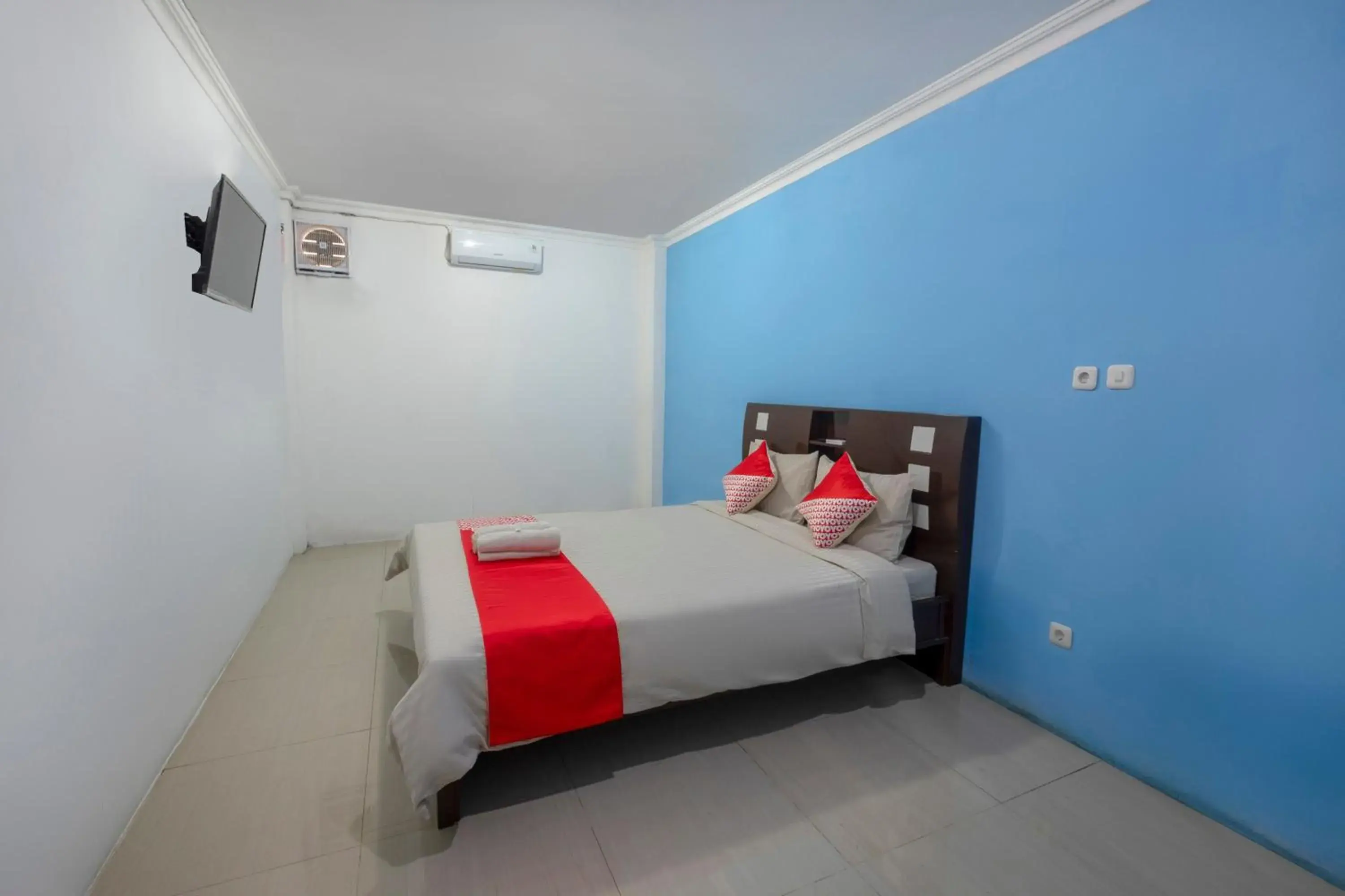 Bedroom, Room Photo in Super OYO 3747 Comfort Residence