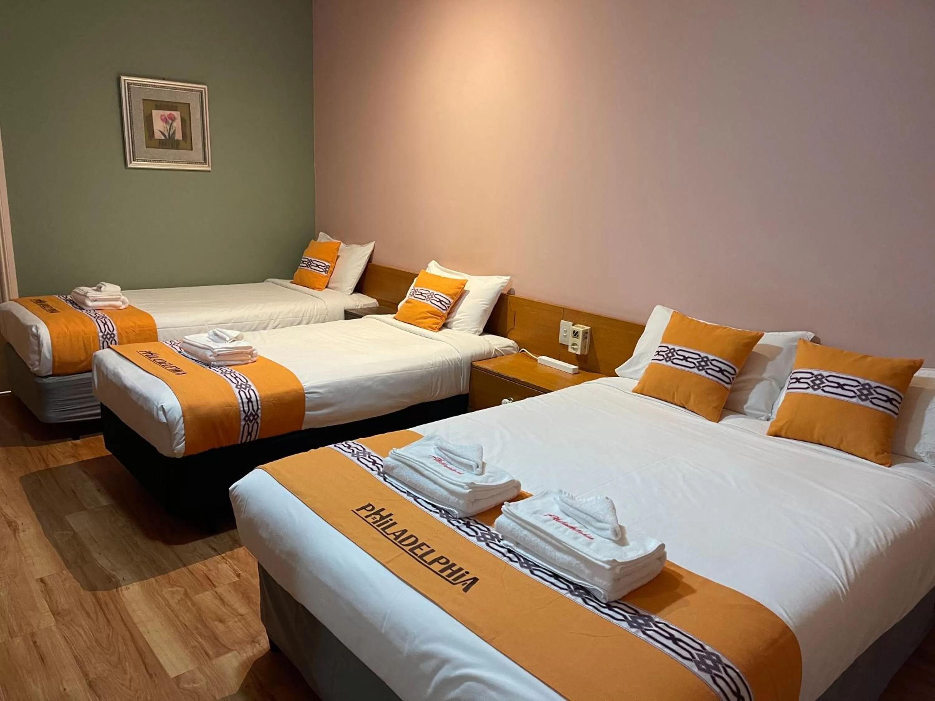 Photo of the whole room, Bed in Philadelphia Motor Inn