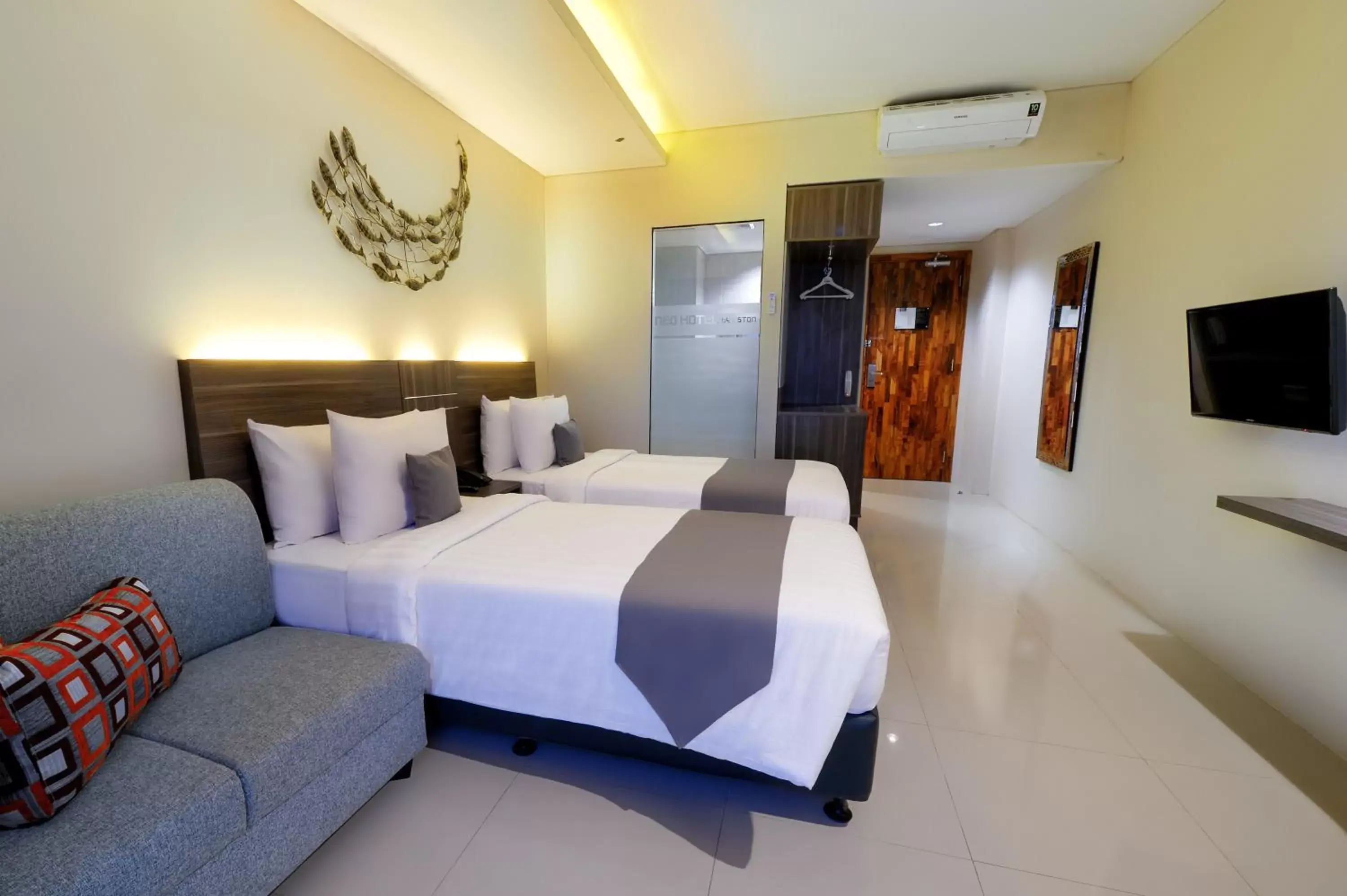 Photo of the whole room, Bed in Neo Eltari Kupang by ASTON