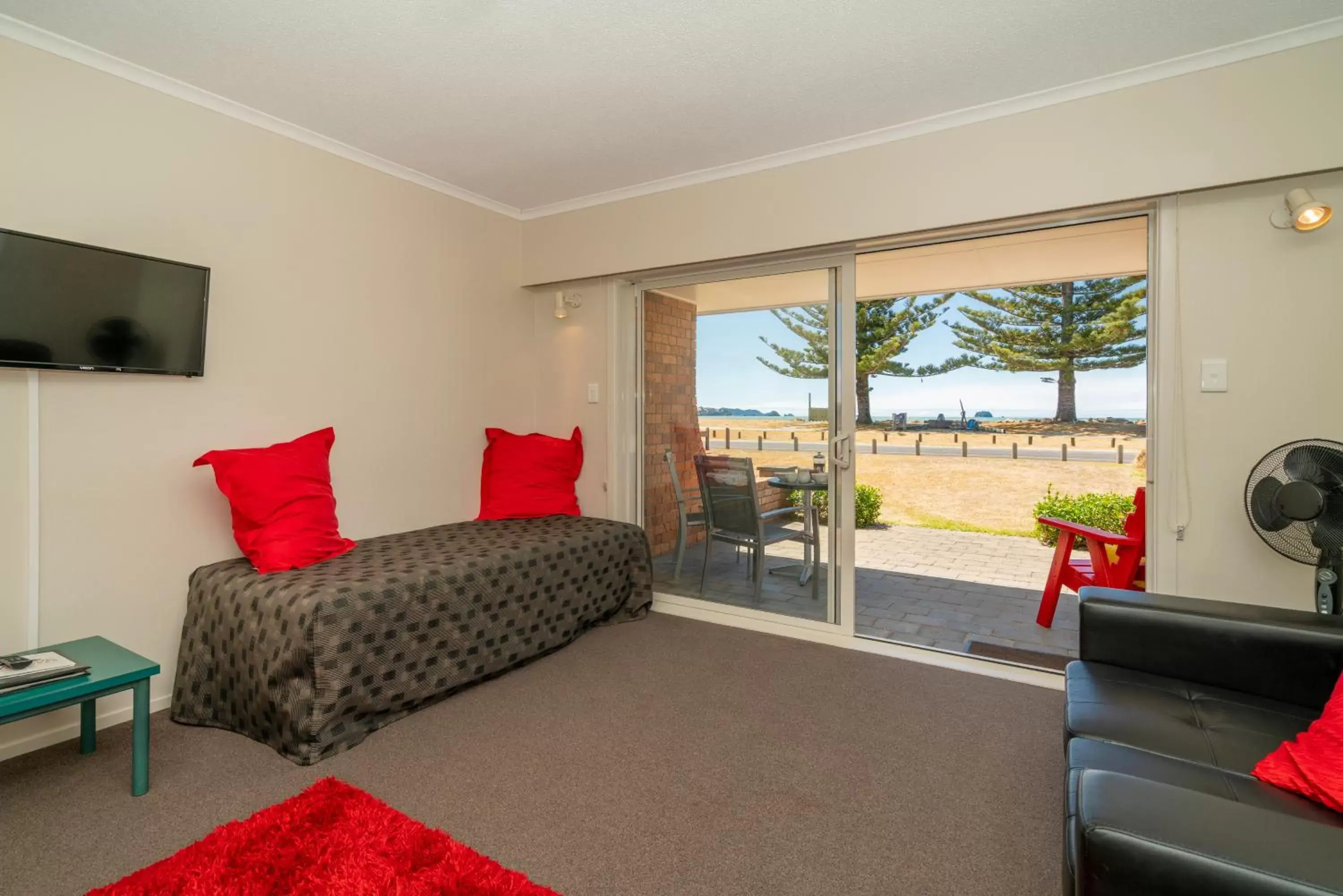 Living room in The Oceanside Motel Living room in The Oceanside Motel