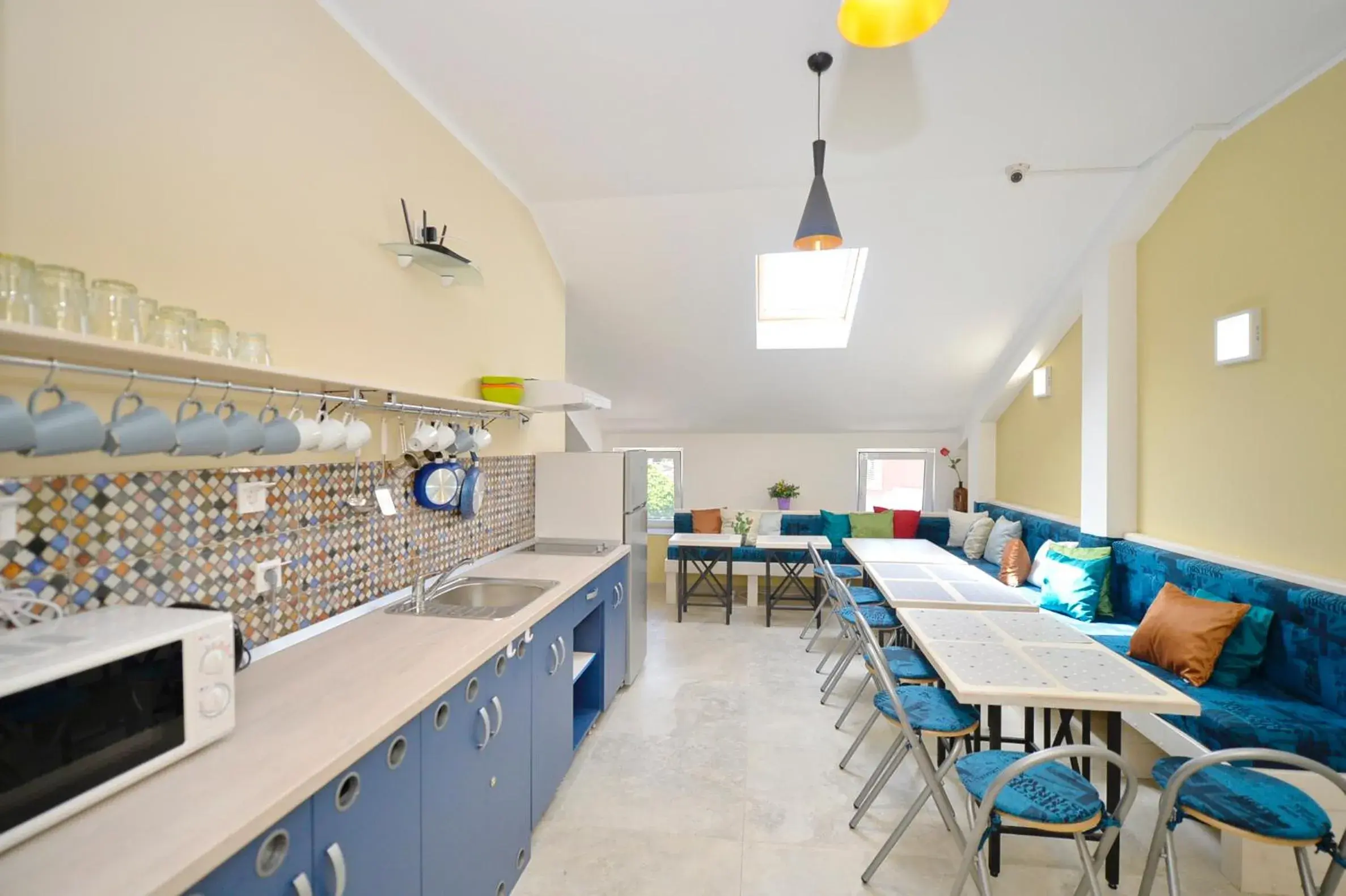 Kitchen or kitchenette, Restaurant/Places to Eat in HOSTEL PUPA