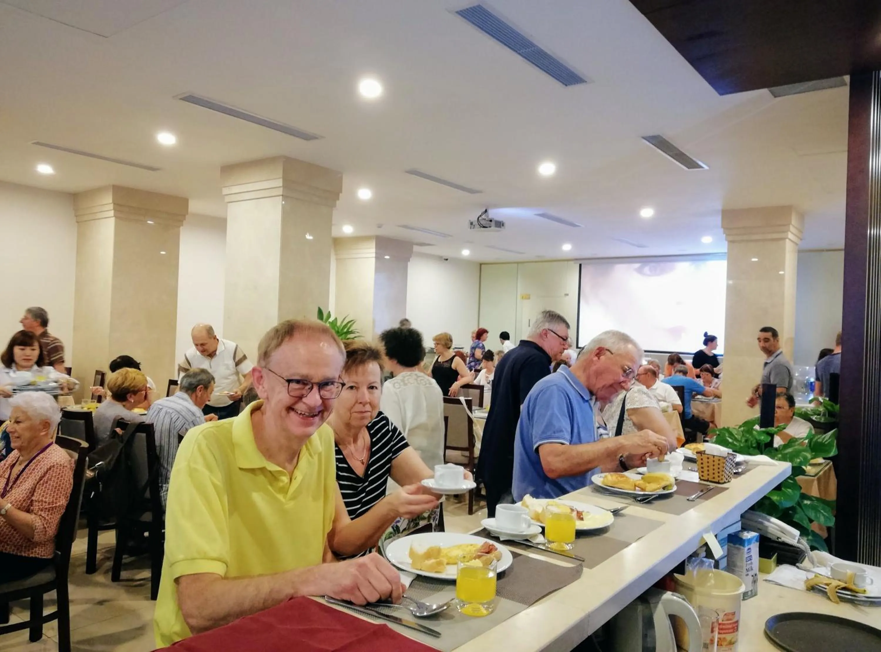 Restaurant/Places to Eat in Lenid Hotel Tho Nhuom