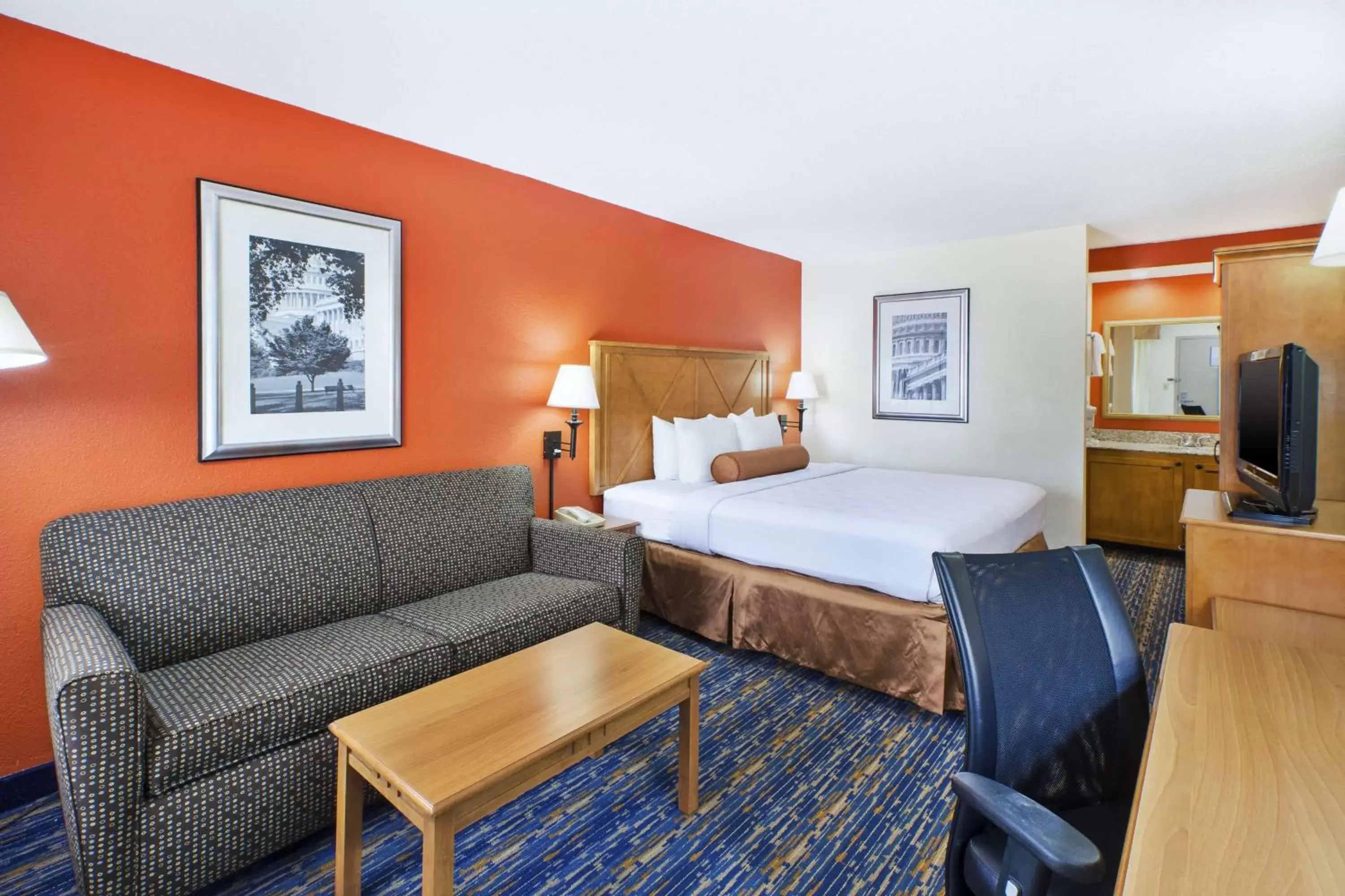 Photo of the whole room in Best Western Dulles Airport Inn