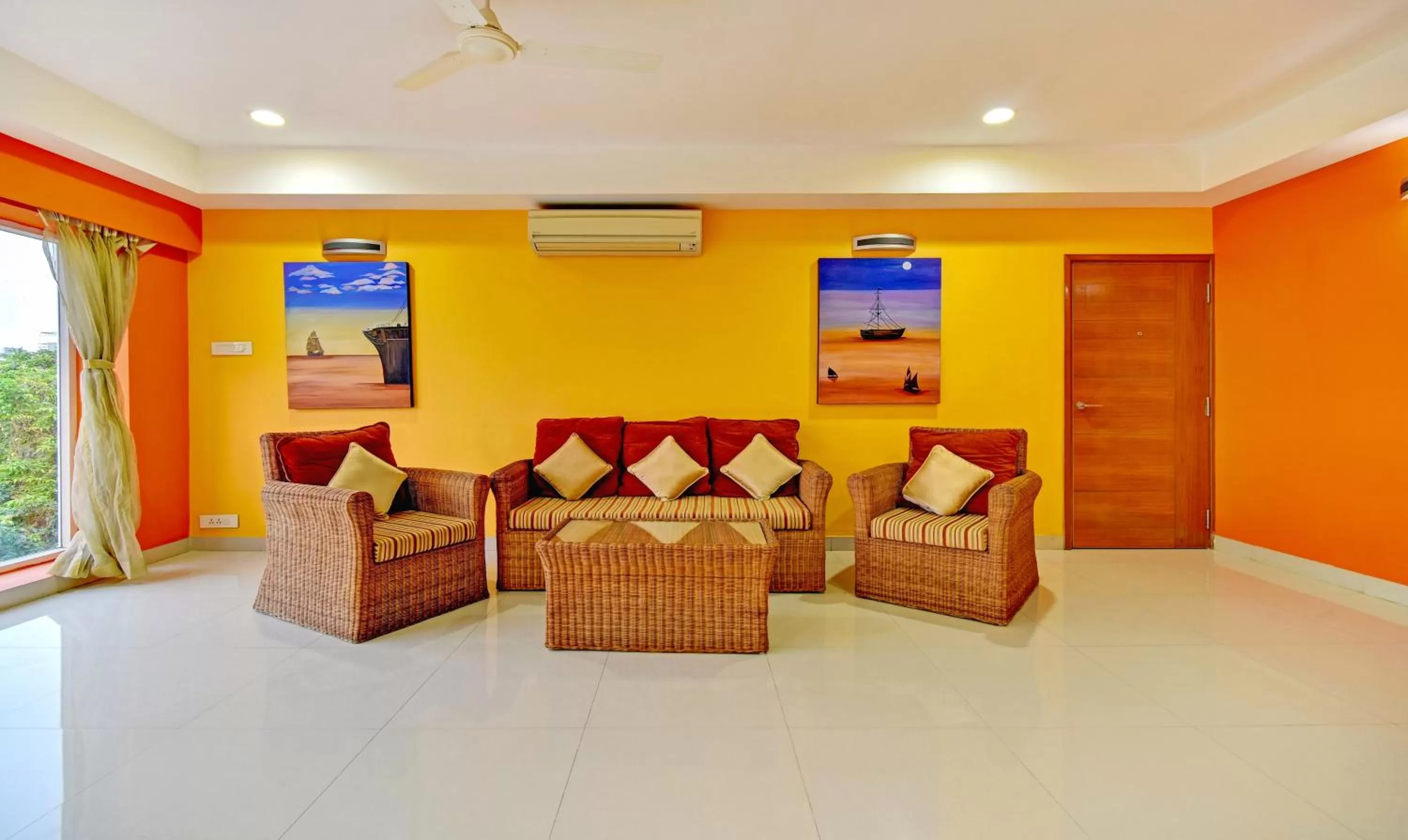 Seating area in Treebo Vapr Guindy Ekkatuthangal