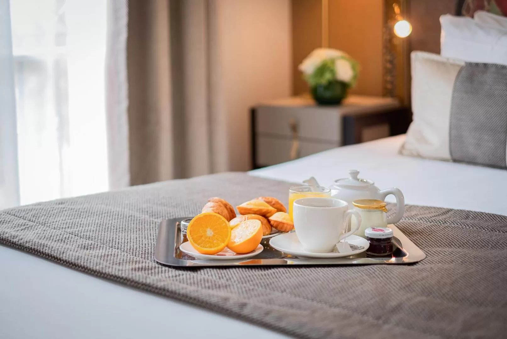 Coffee/tea facilities, Bed in Hôtel Le Walt by Inwood Hotels