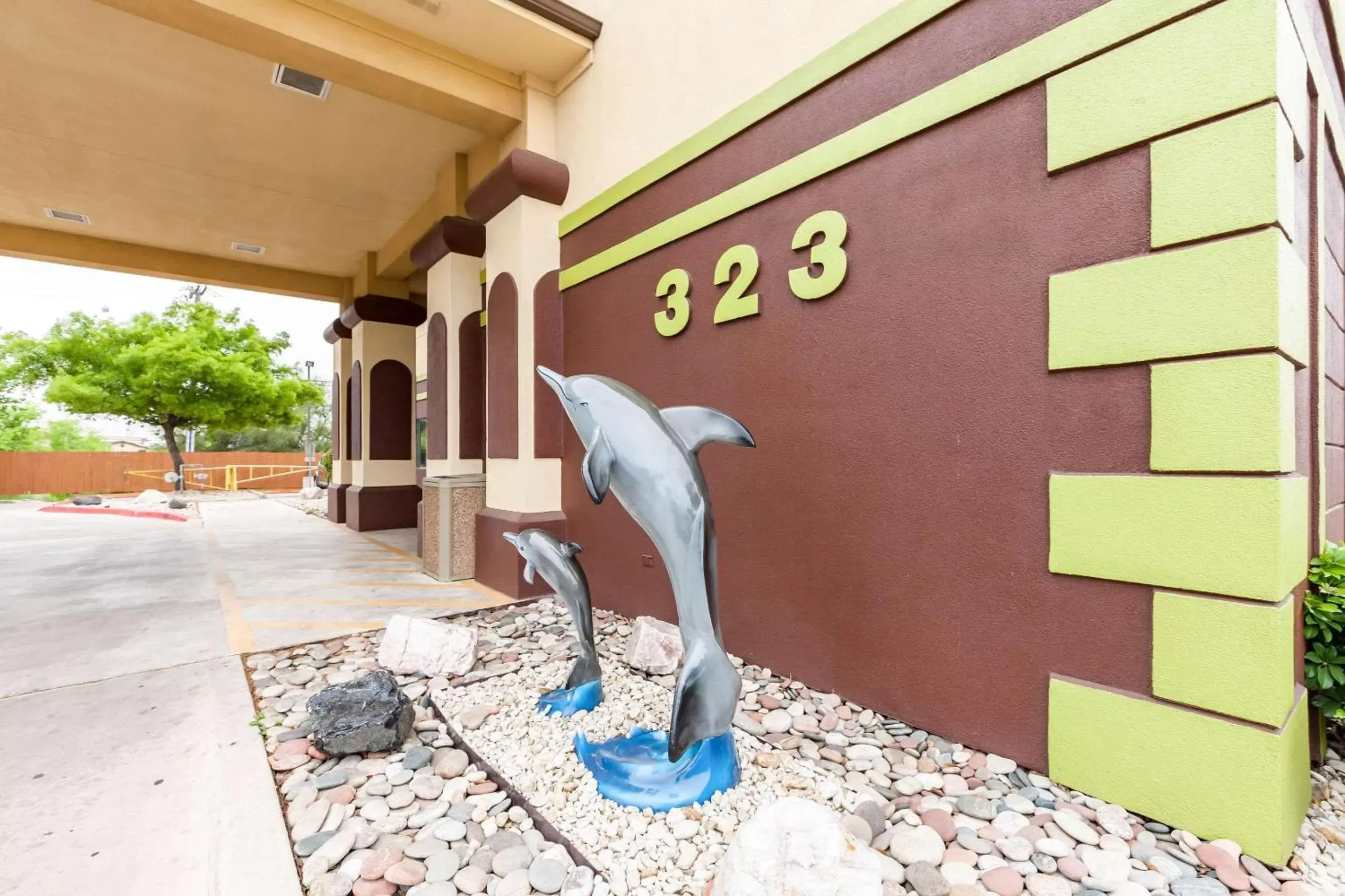 Property building in Quality Inn Near Seaworld - Lackland