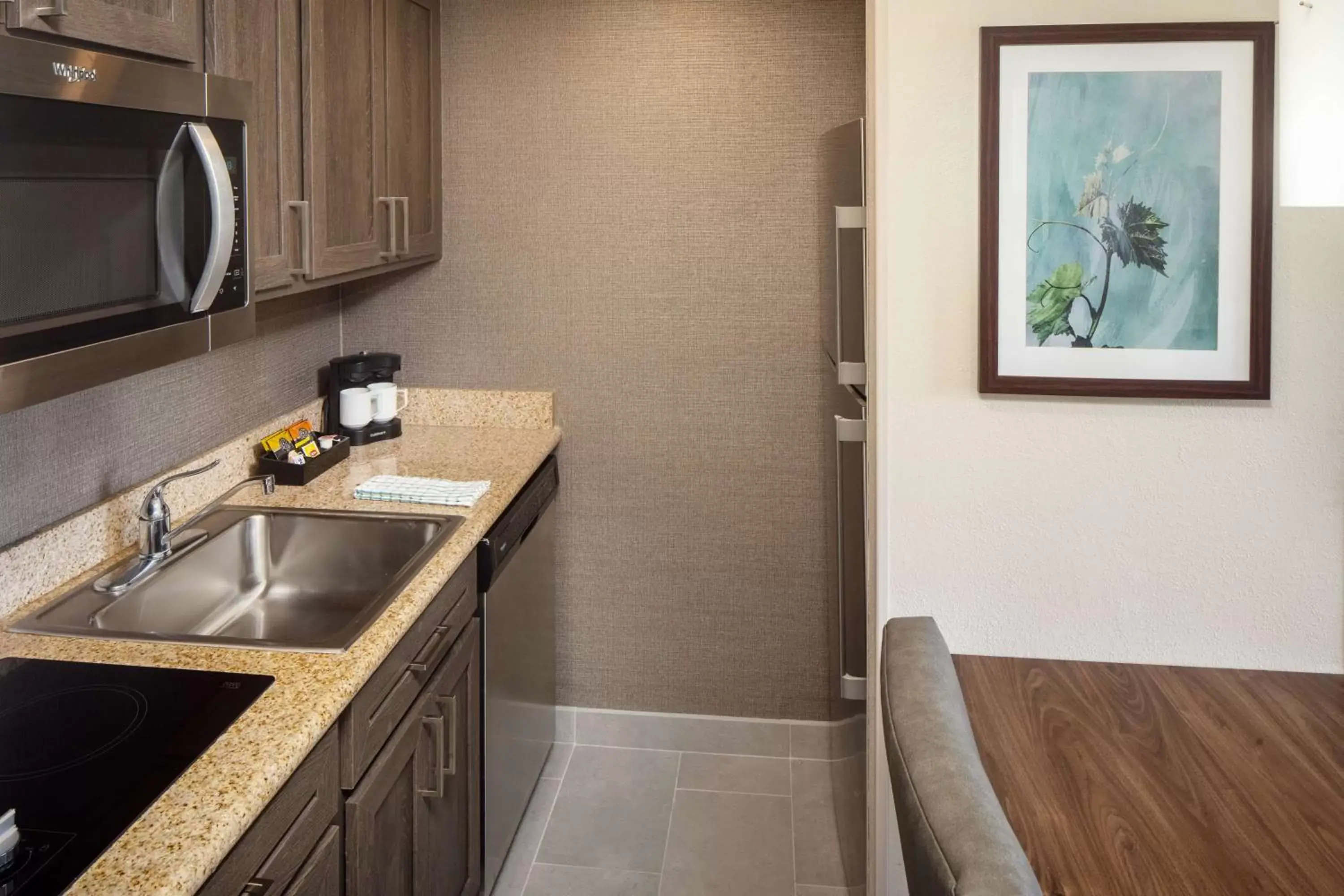 Kitchen or kitchenette, Kitchen/Kitchenette in Homewood Suites by Hilton Wallingford-Meriden