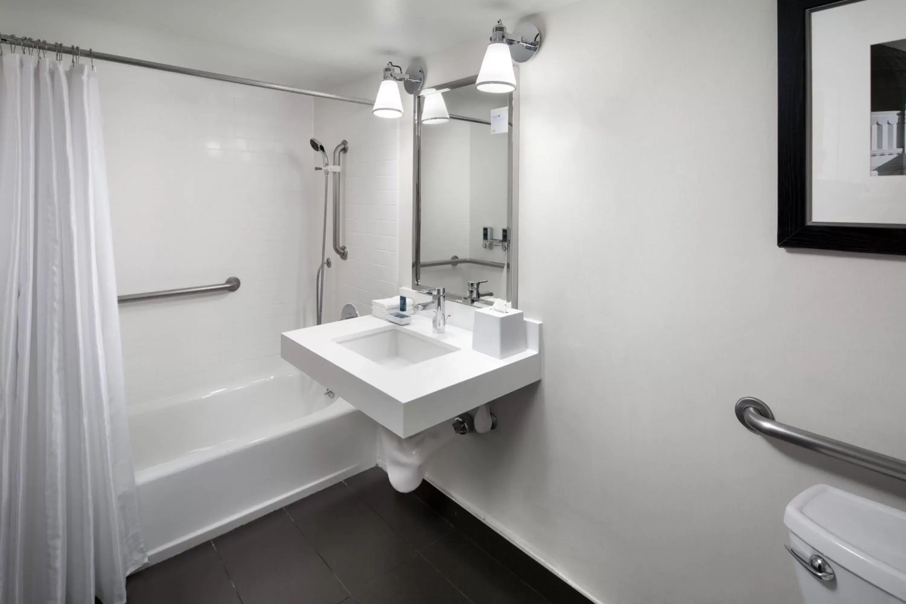 Bathroom in Four Points by Sheraton Los Angeles International Airport