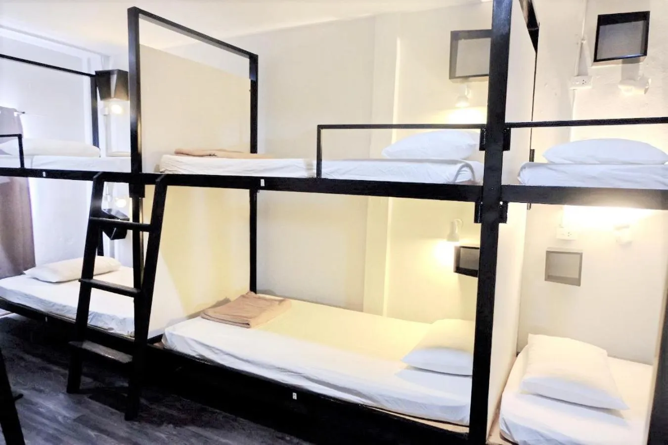 bunk bed, Bed in Bangkok Nomad Hostel