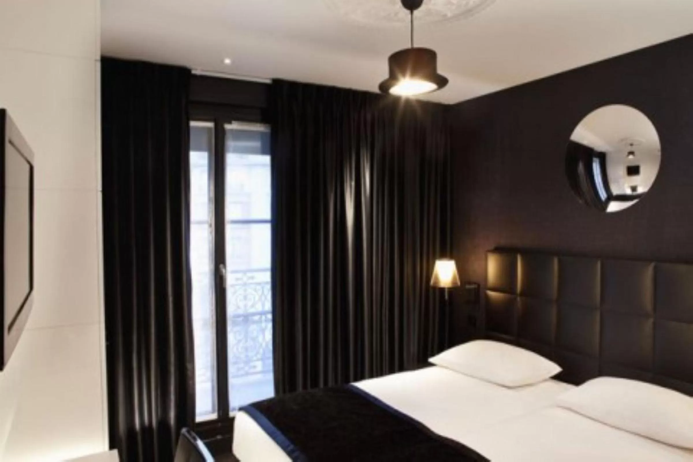 Photo of the whole room, Bed in First Hotel Paris Tour Eiffel