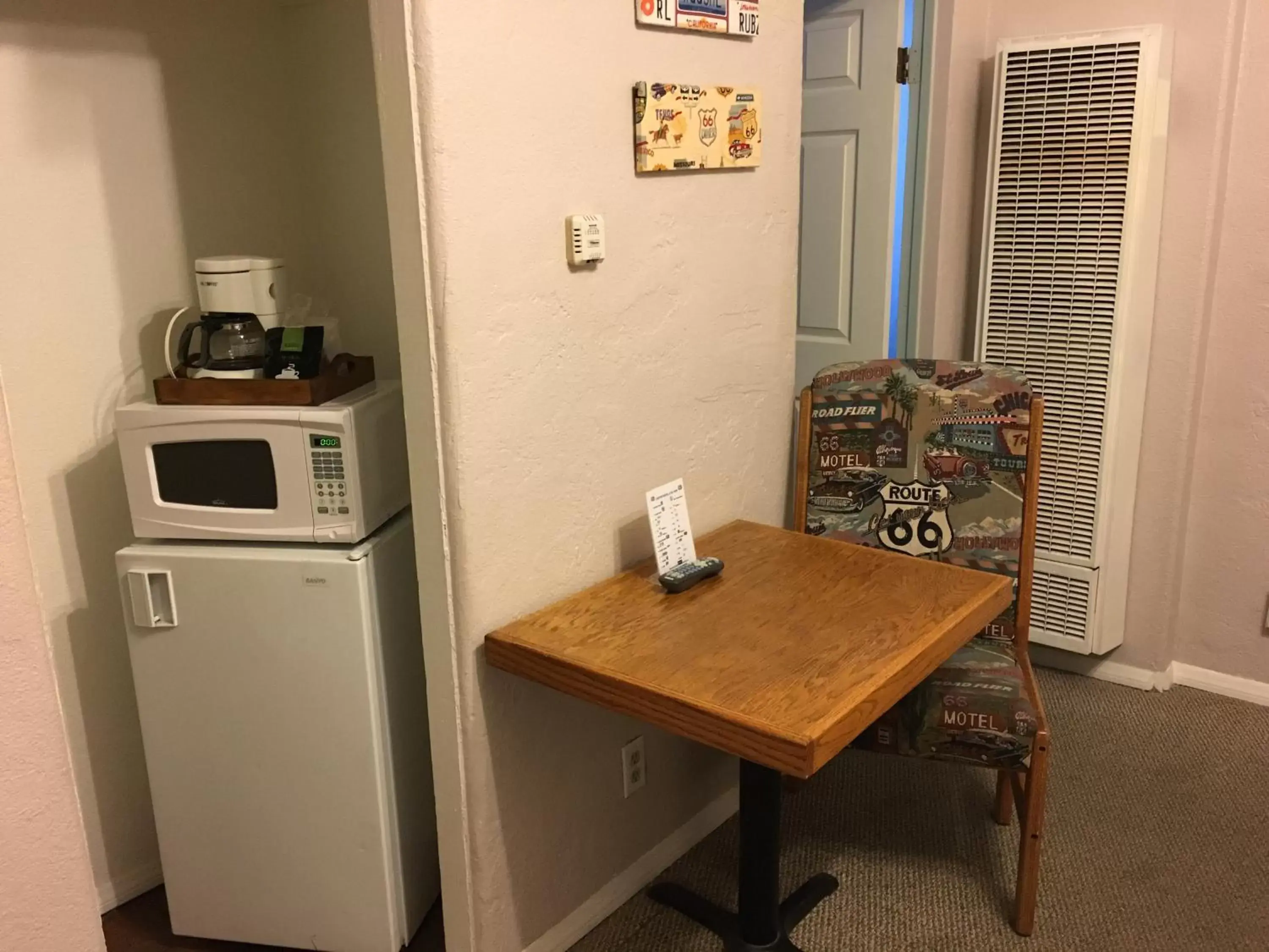Coffee/tea facilities, Kitchen/Kitchenette in The Canyon Motel & RV Park