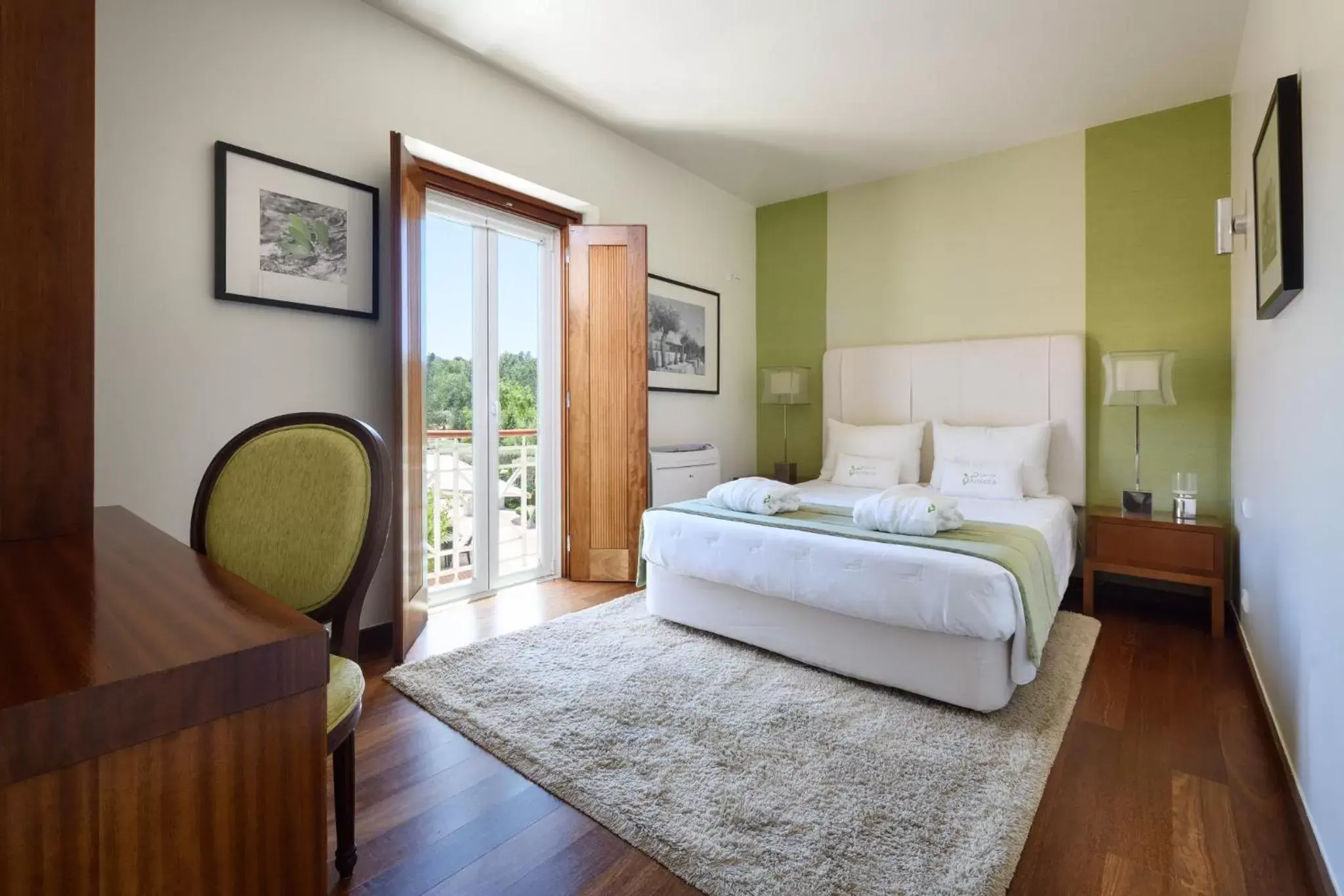 Photo of the whole room, Bed in Hotel de Charme Casa da Amieira