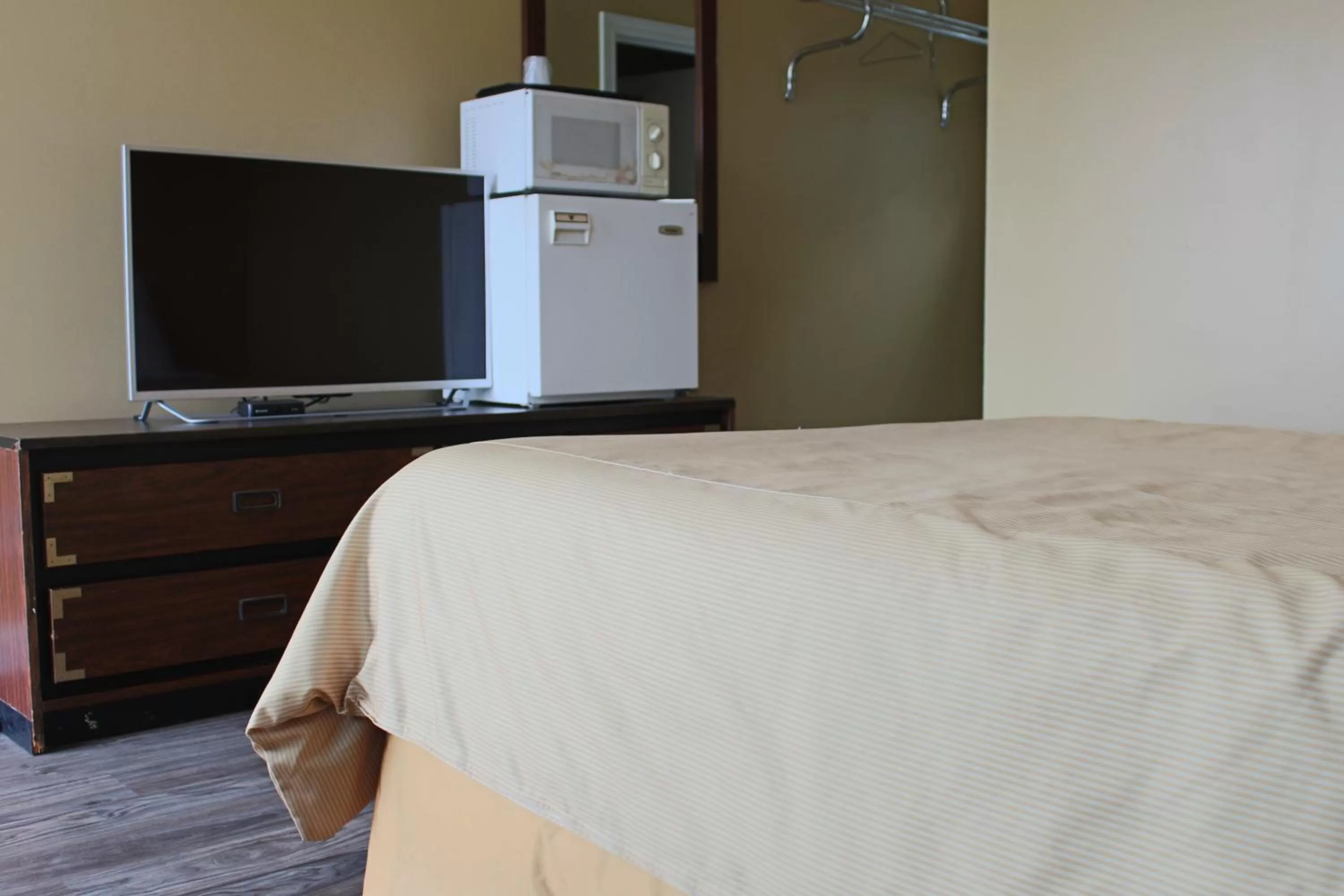 Bed in Travellers Inn