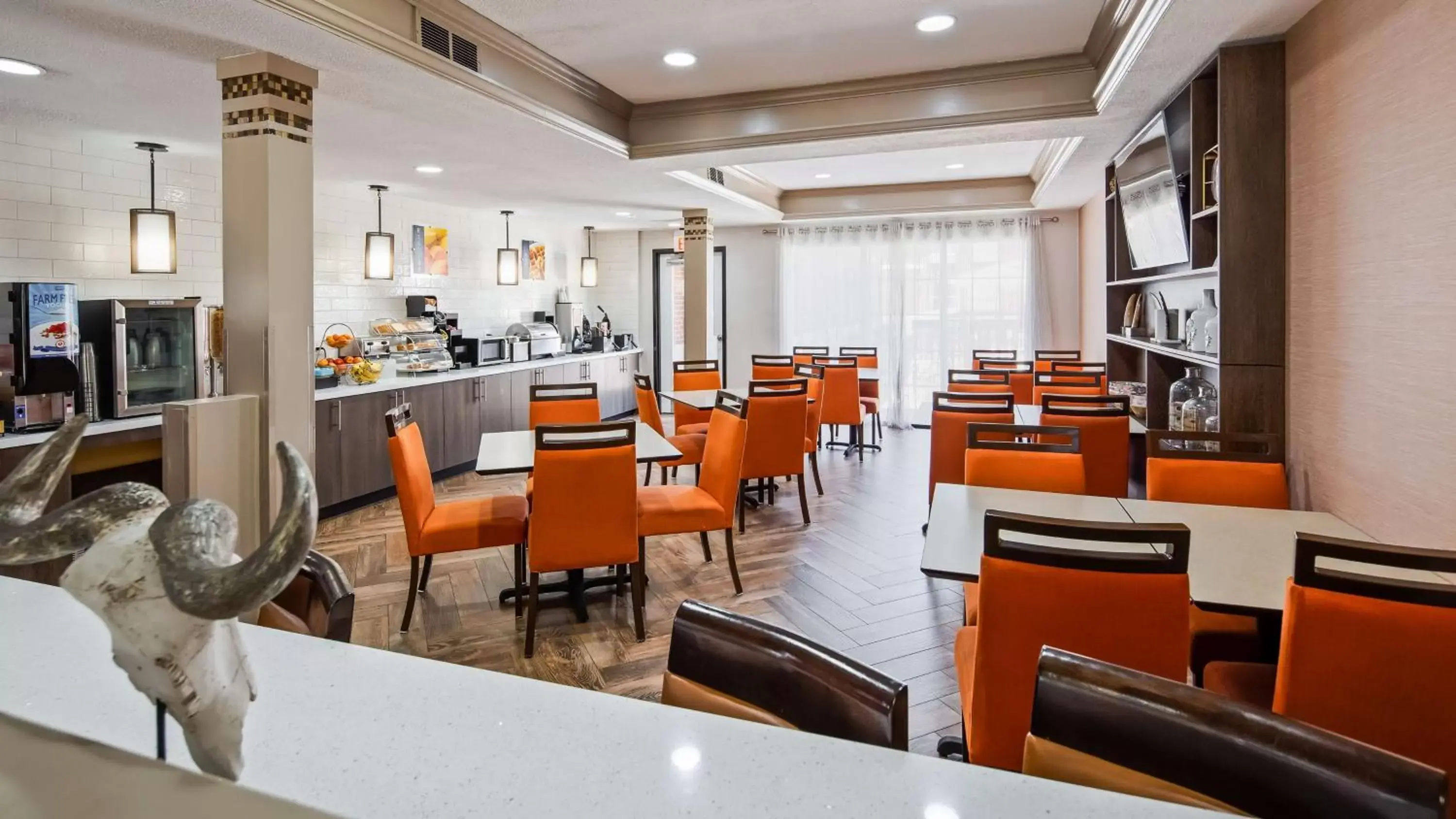 Restaurant/Places to Eat in Best Western Plus Addison/Dallas Hotel