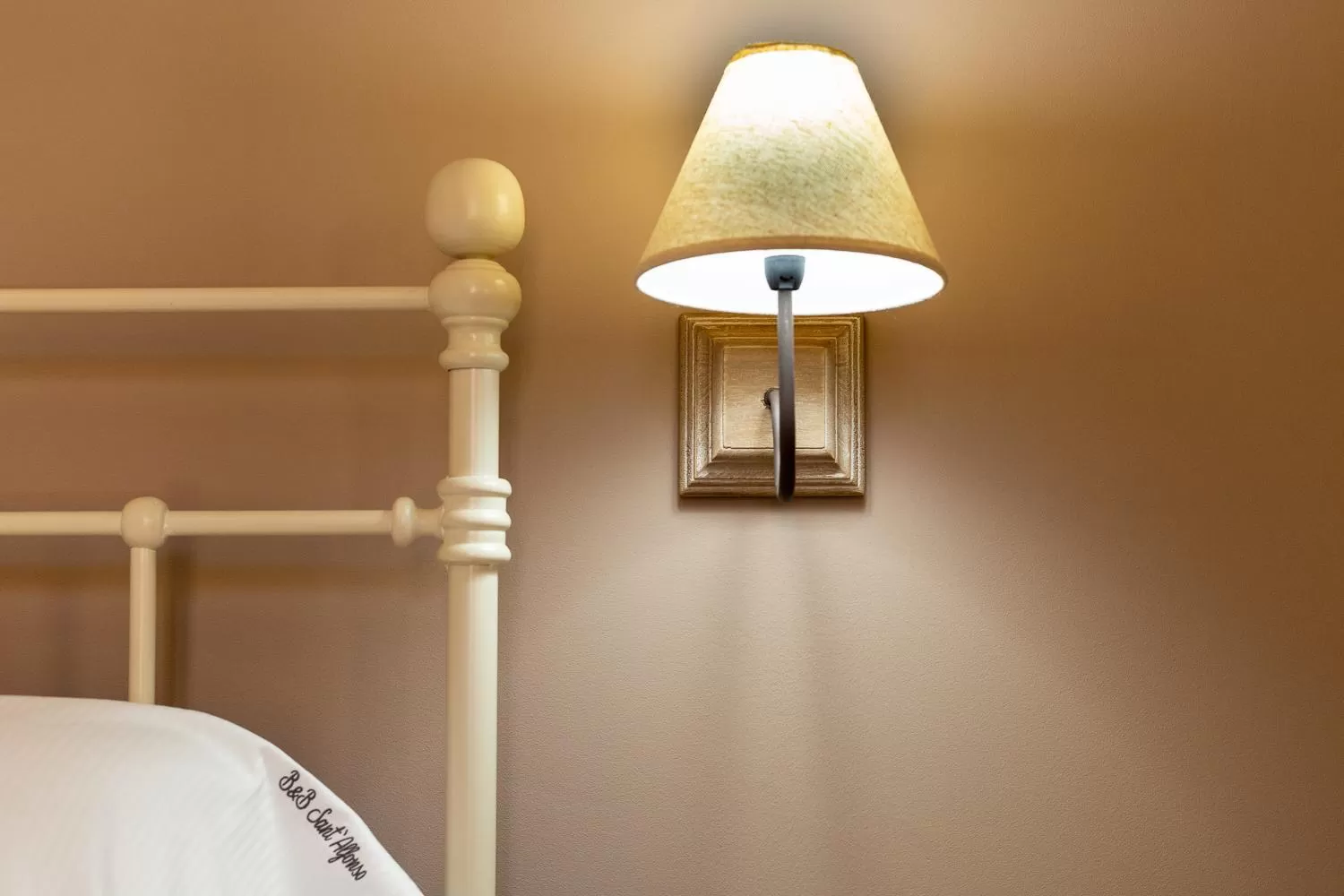 Decorative detail, Bed in BnB Sant'Alfonso