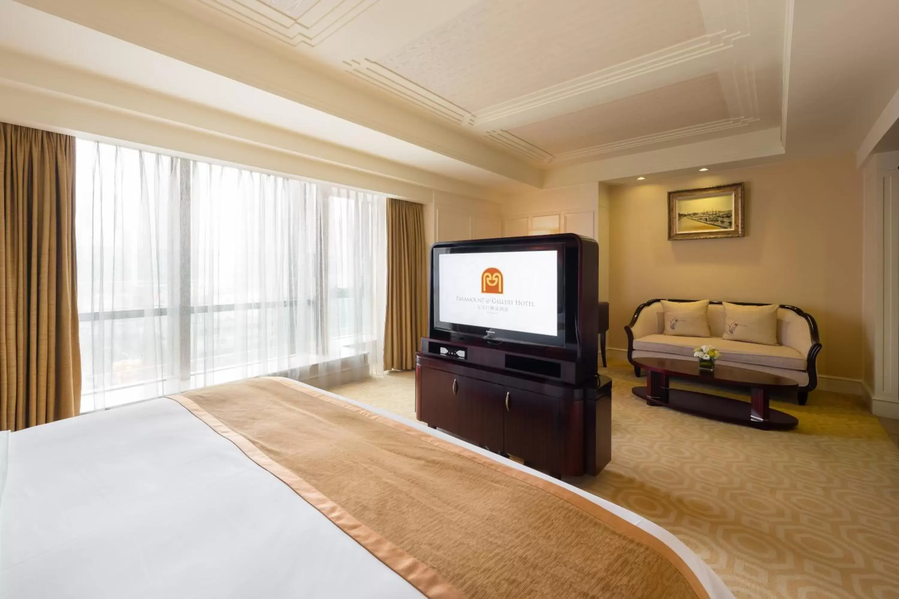 Bed in Paramount Gallery Hotel Bed in Paramount Gallery Hotel