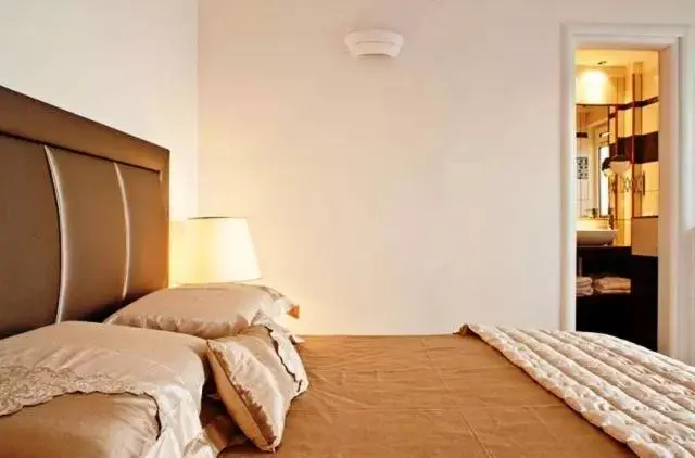 Photo of the whole room, Bed in Asteras Villas