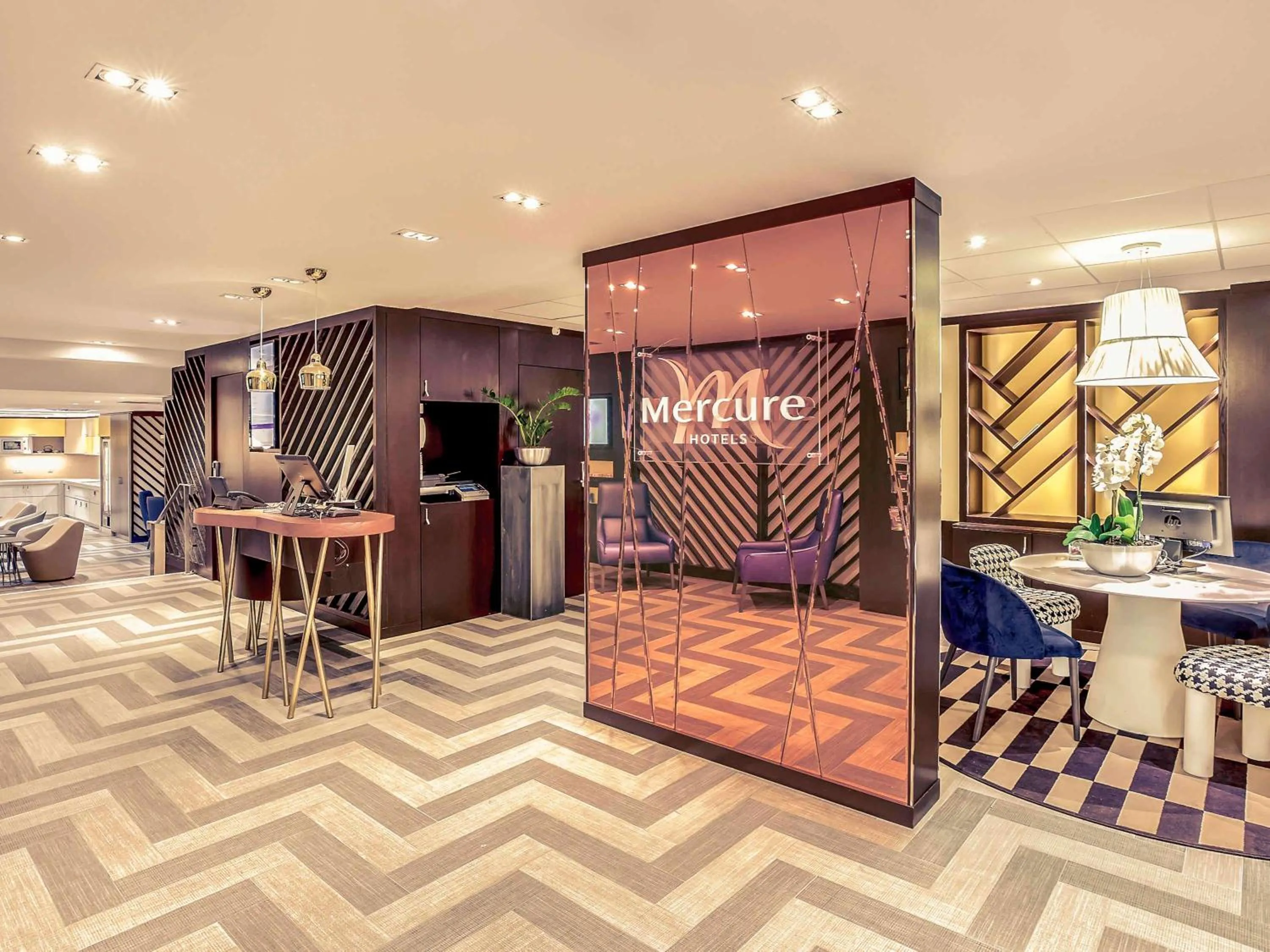 Property building in Mercure Paris Arc de Triomphe Etoile