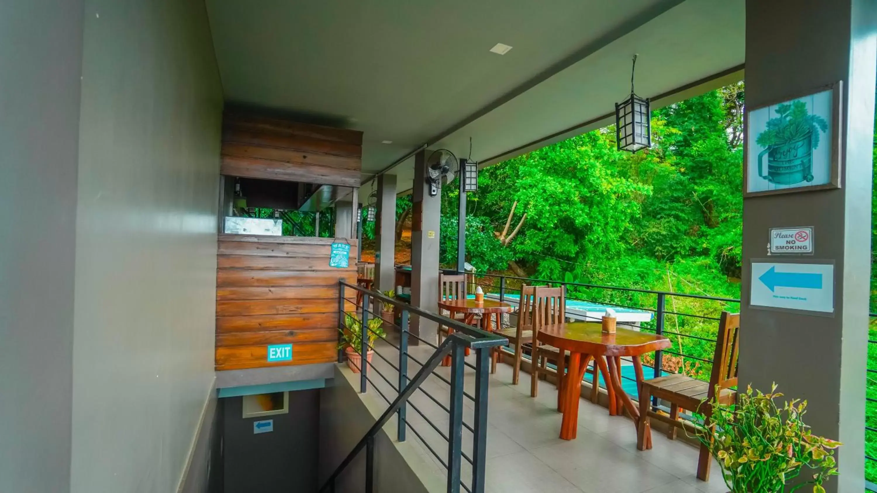 Dining area in The Ridge Coron