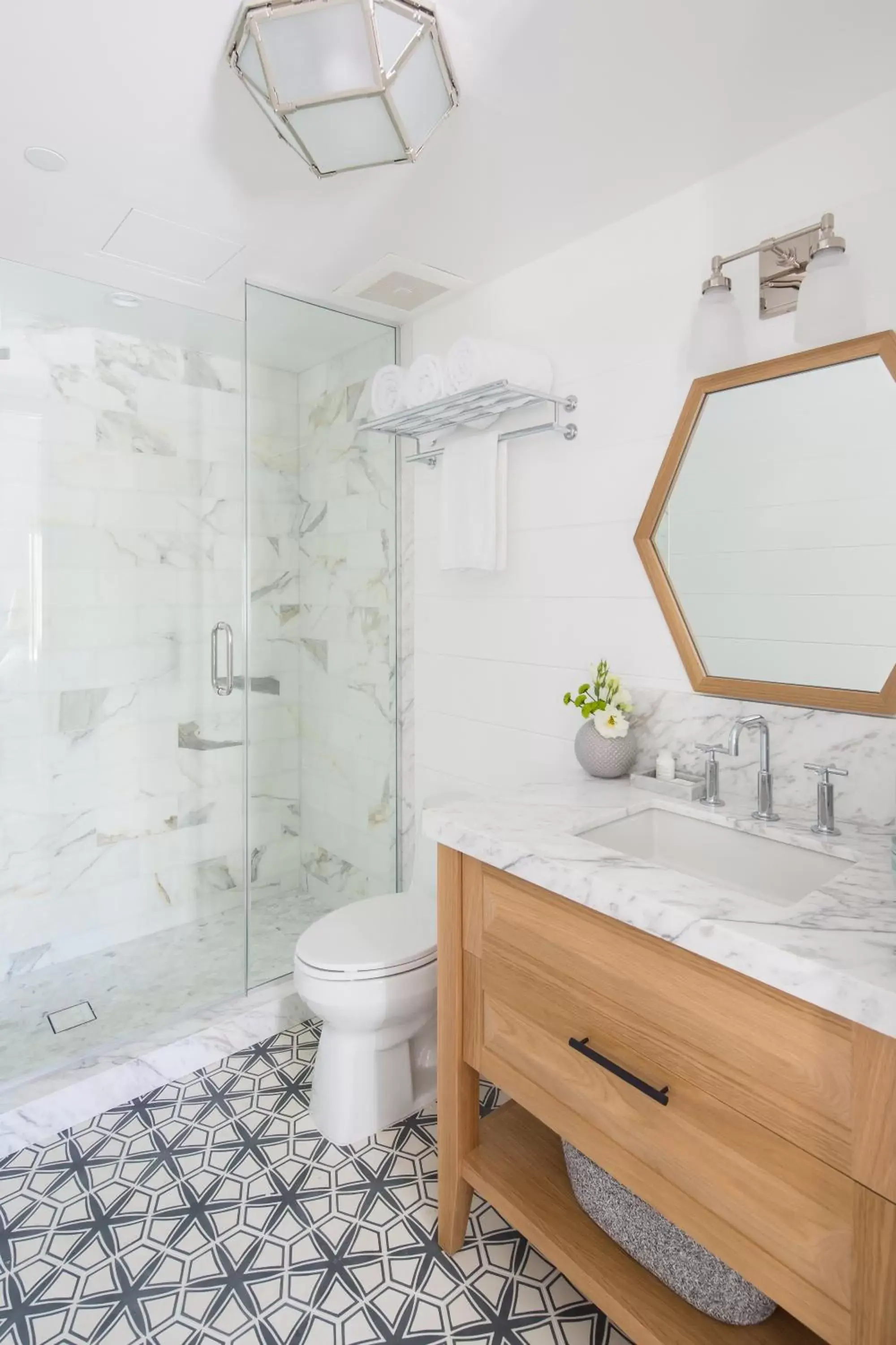 Bathroom in Lido House, Autograph Collection