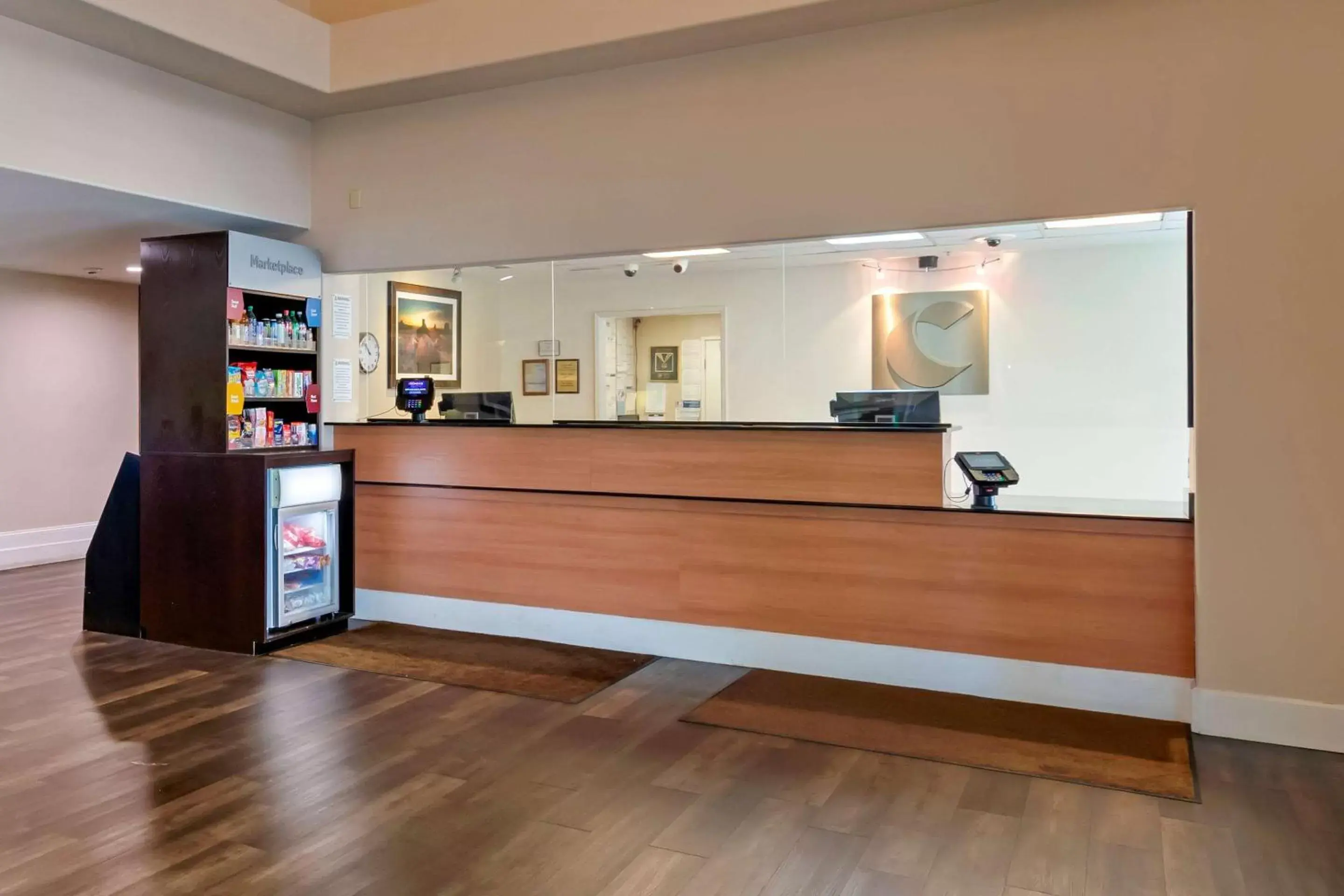 Restaurant/places to eat, Lobby/Reception in Comfort Suites Victorville-Hesperia