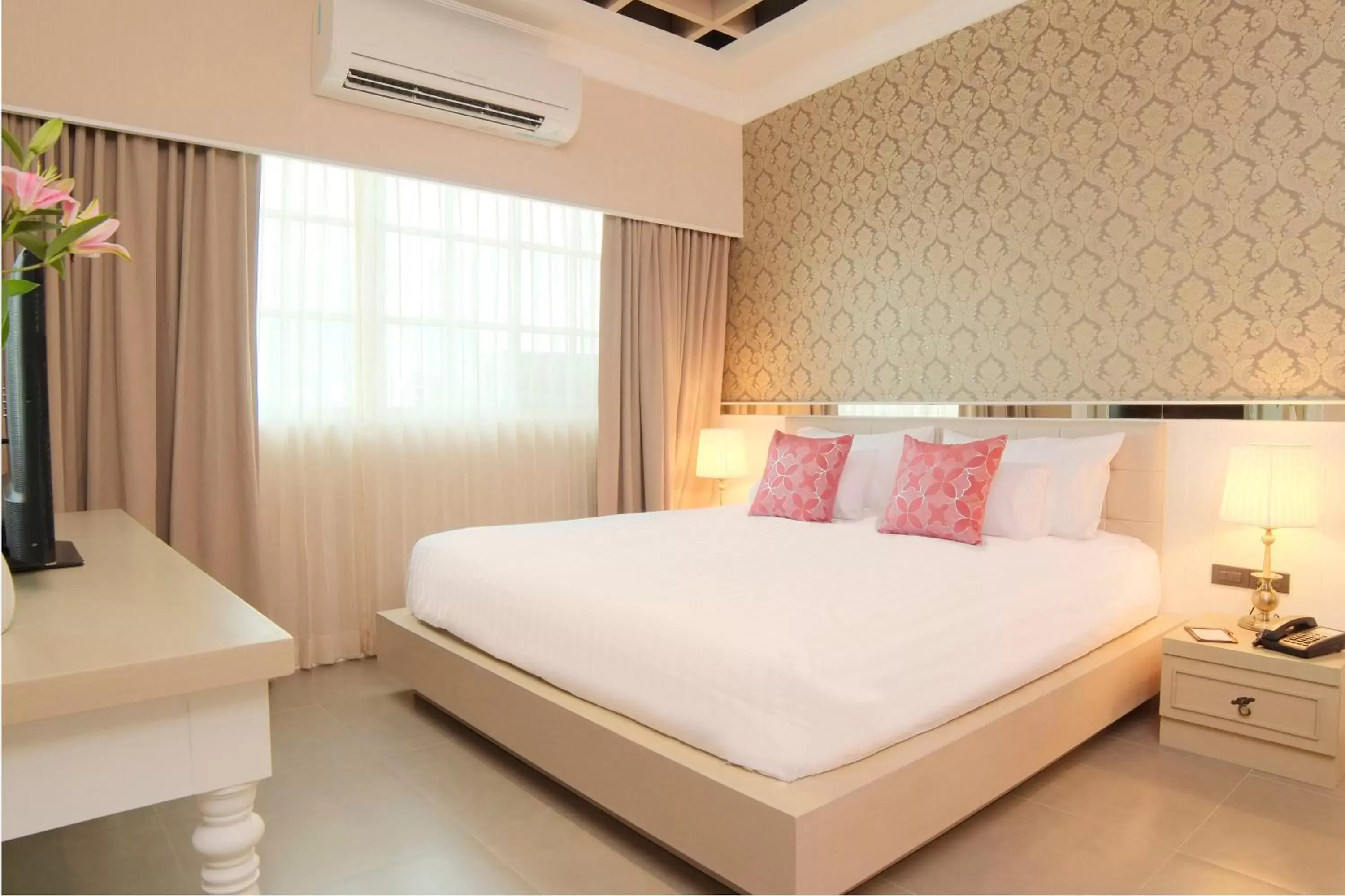 Bedroom, Bed in The Raya Surawong Bangkok