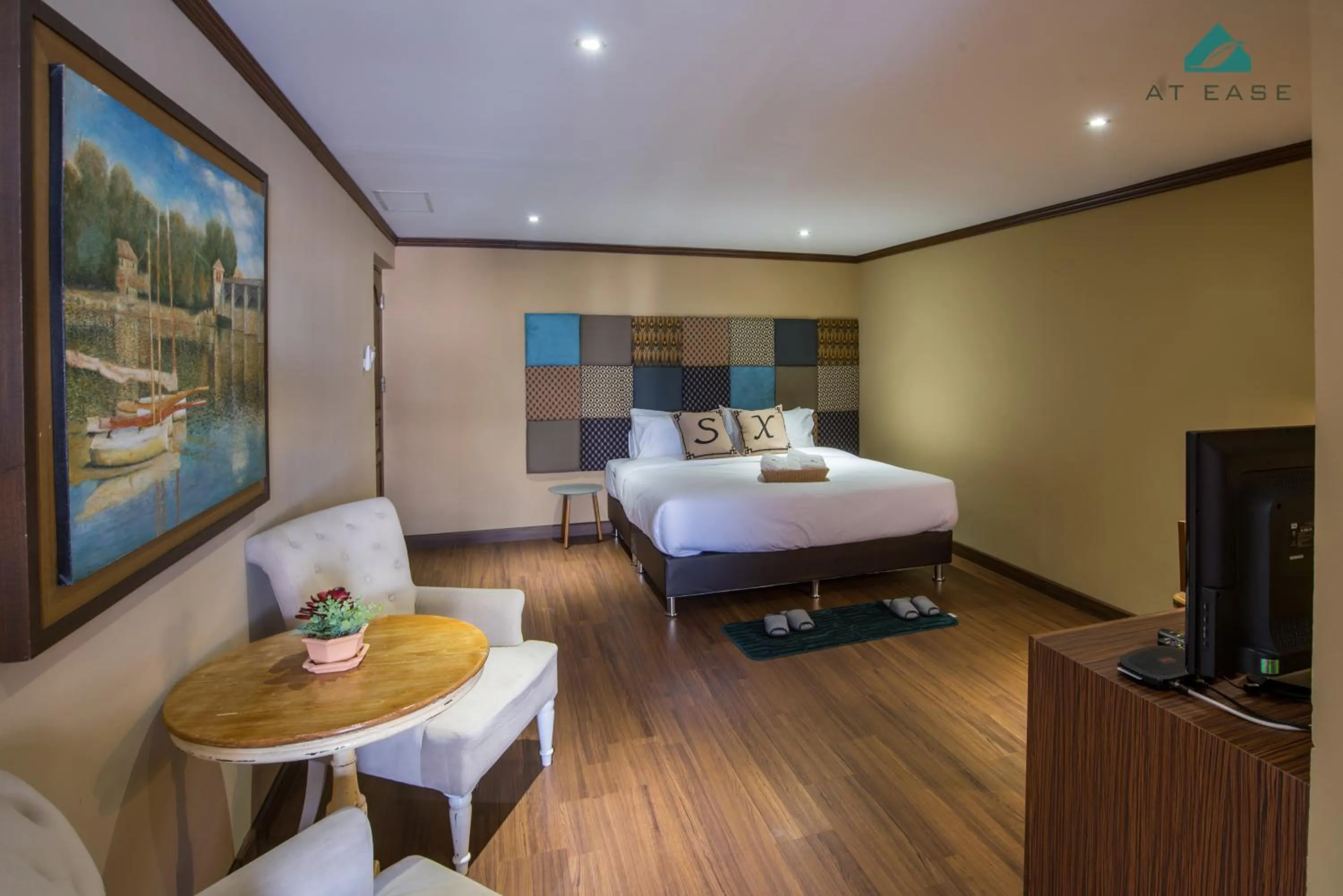 Bed in At Ease Bijou