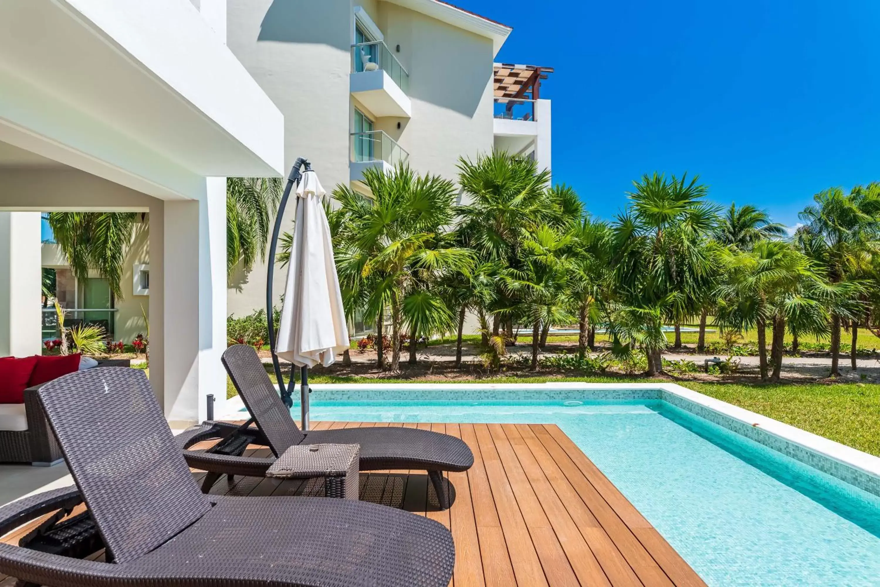 Swimming Pool in Mareazul Beach Front Condos At playa del Carmen