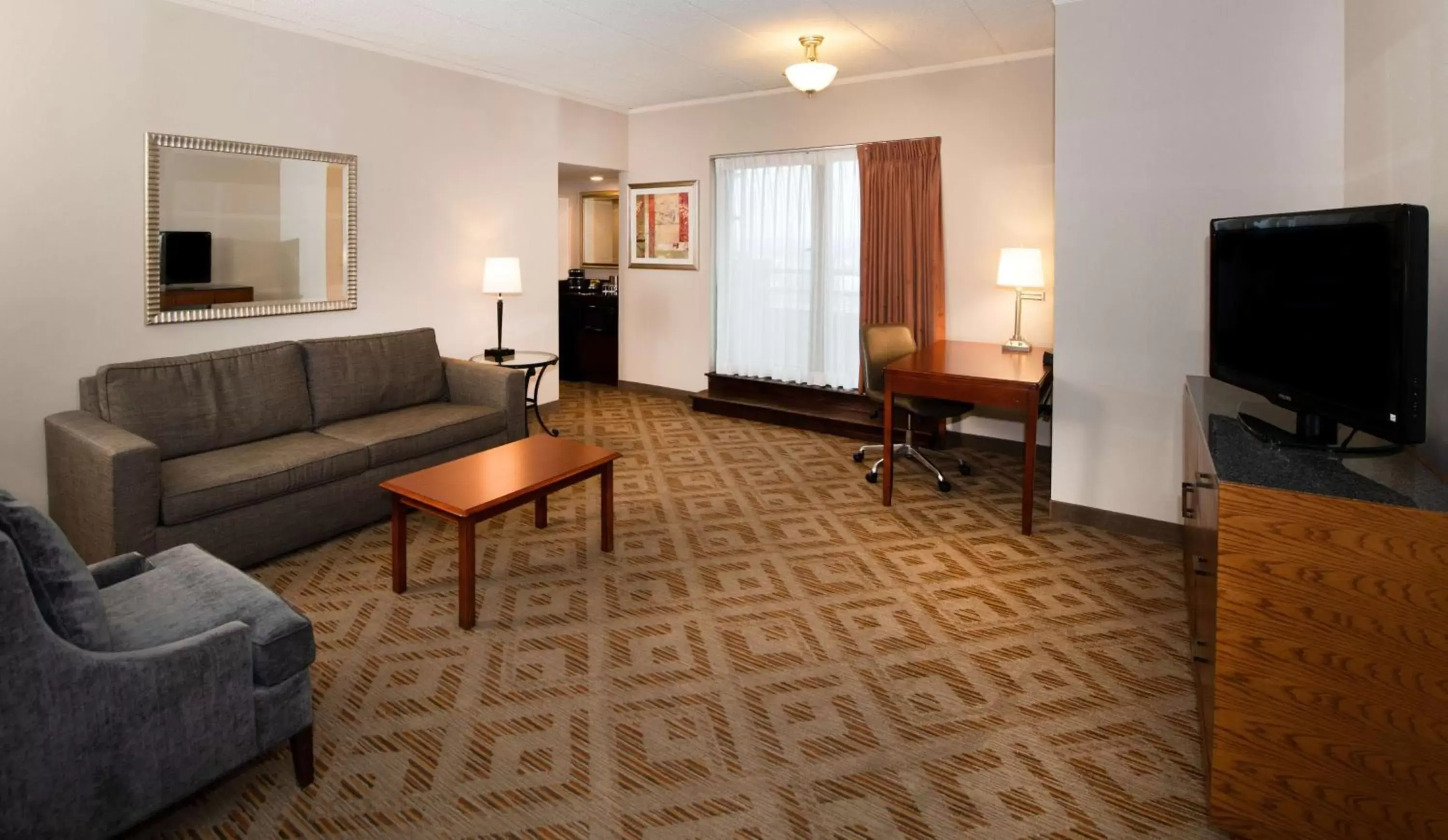 Bed, Seating Area in DoubleTree Suites by Hilton Hotel Philadelphia West