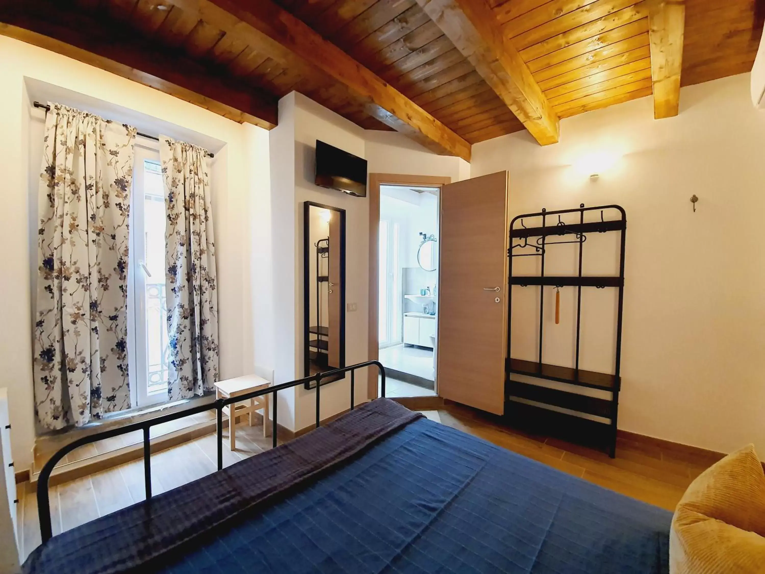 Bed in Casa Ludo - Fondi Vertice Rooms