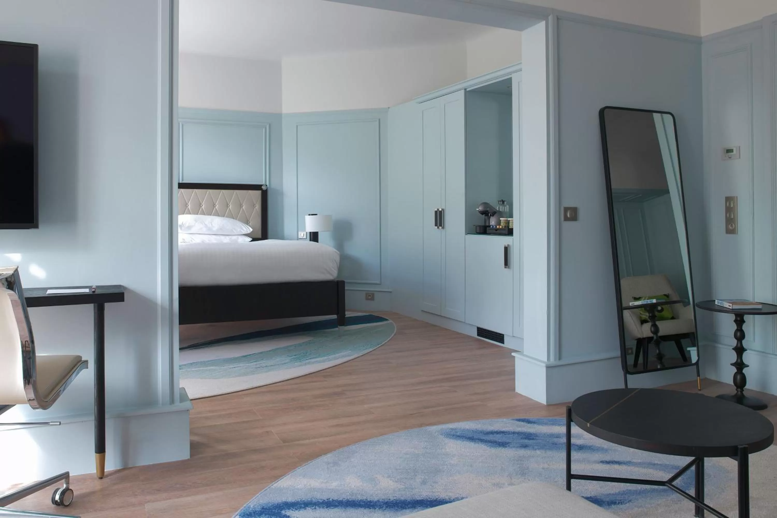 Bedroom, Bed in Paris Marriott Opera Ambassador Hotel