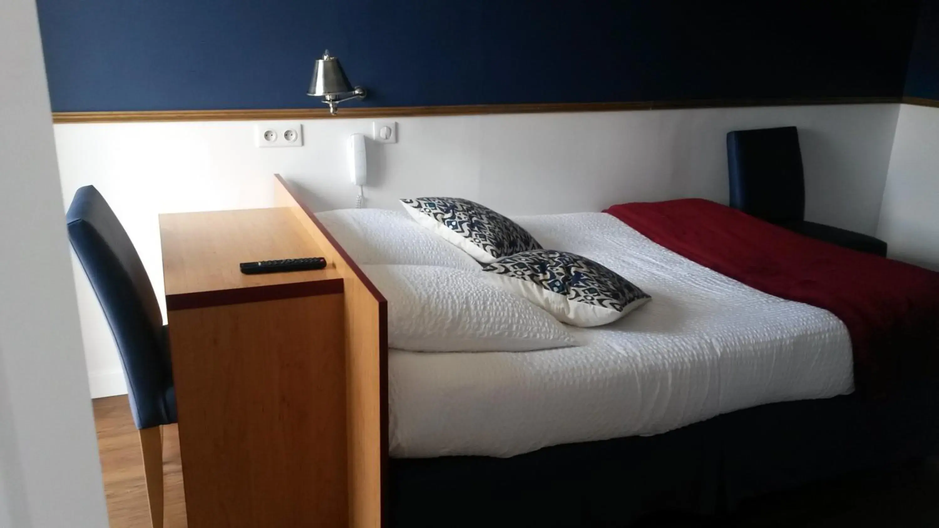 Bedroom, Bed in Brit Hotel de Paris Saint-Jean-de-Luz