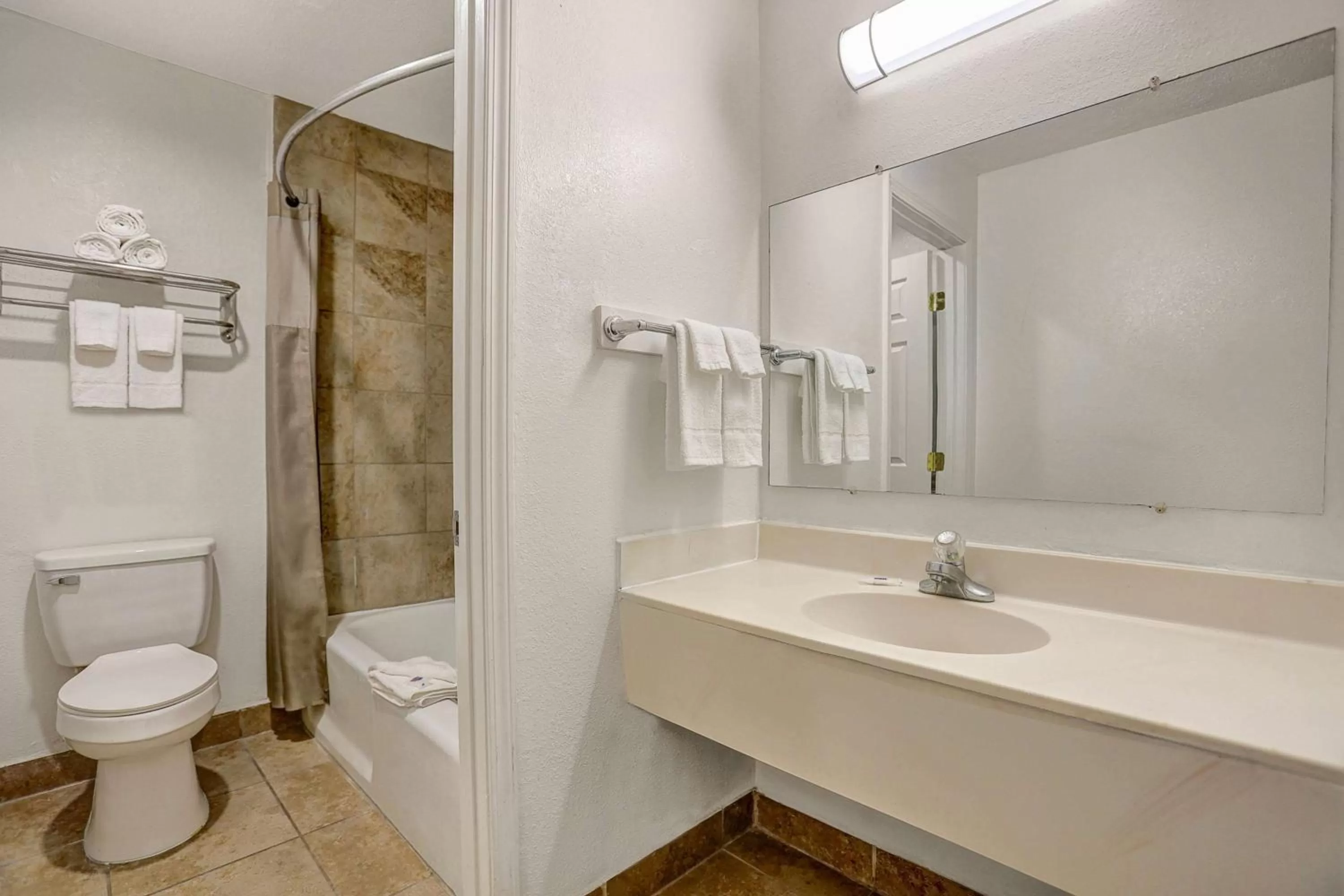 Bathroom in Motel 6-Clovis, NM