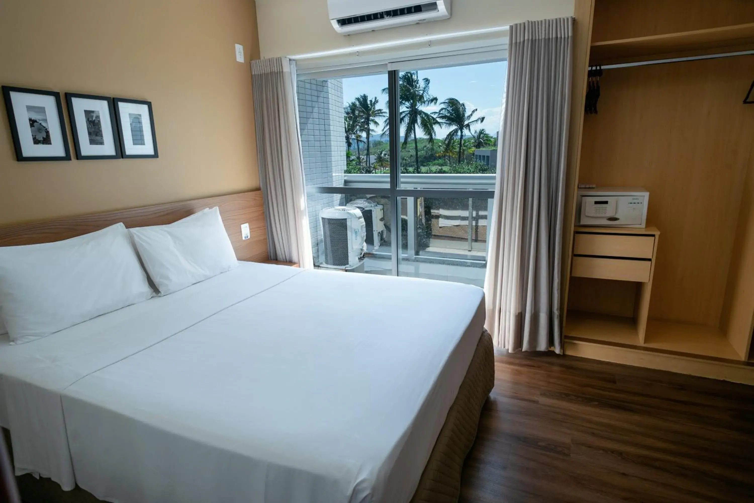 View (from property/room), Bed in Nobile Suites Diamond