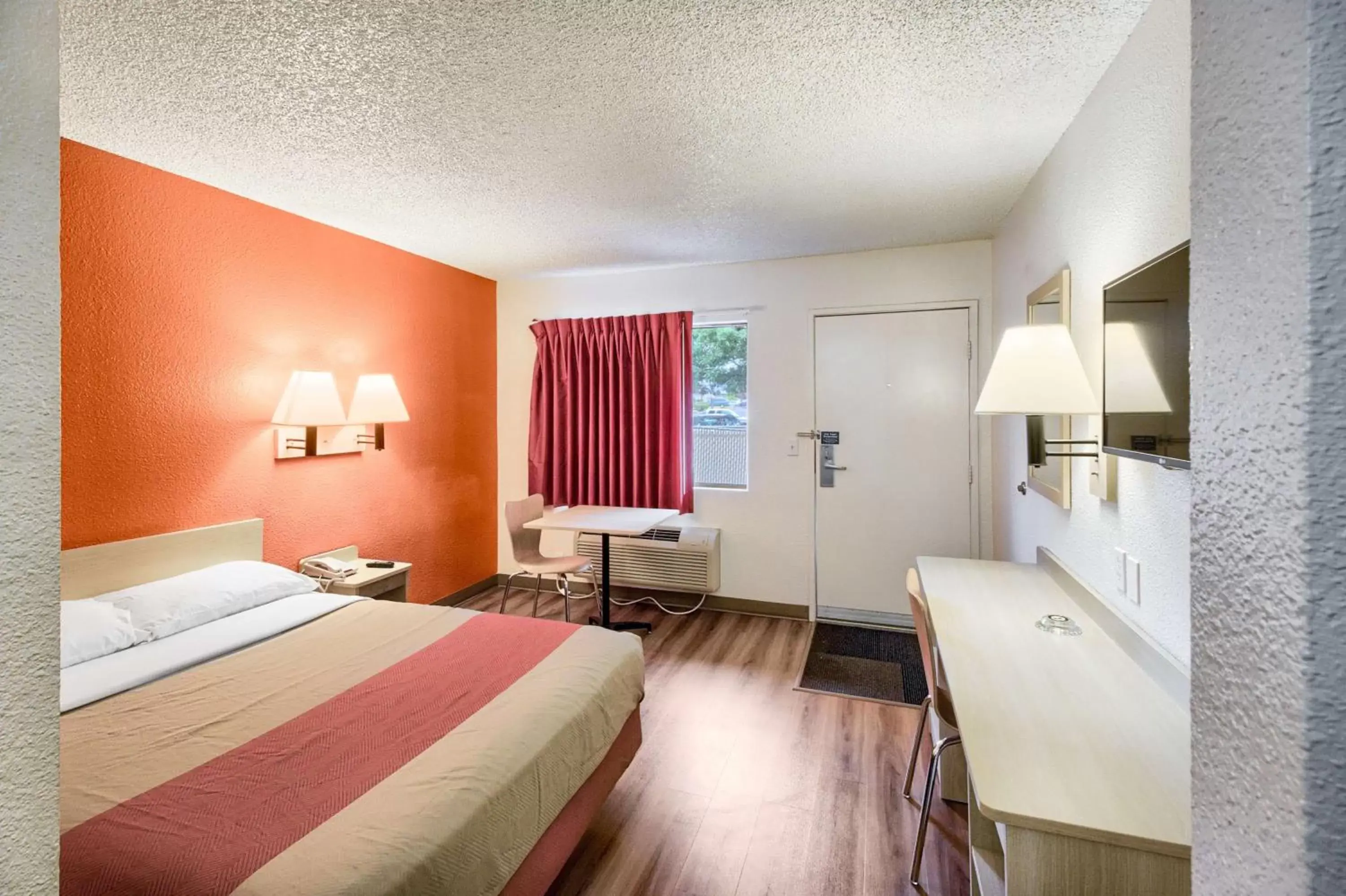 TV and multimedia in Motel 6-Everett, WA - South