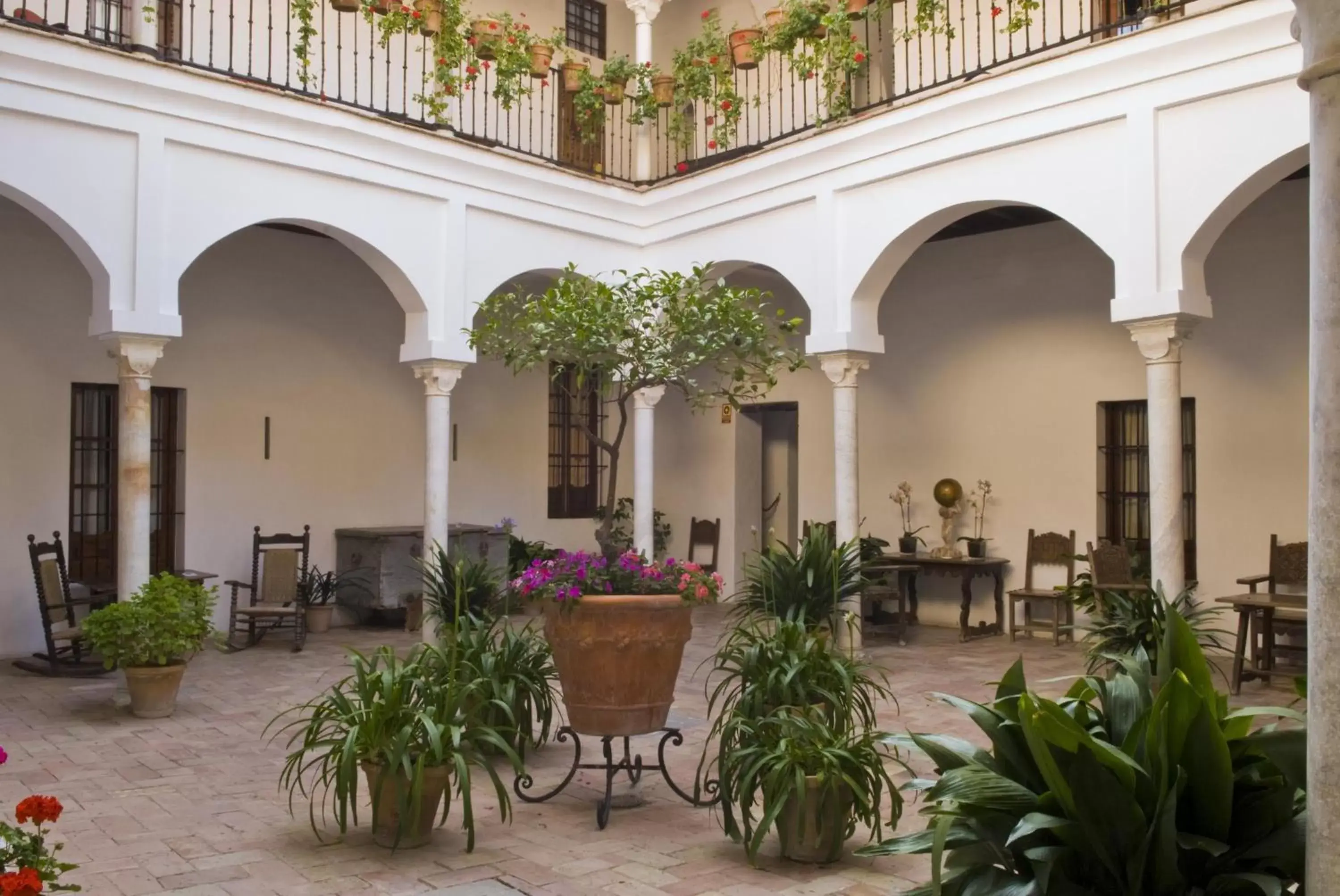 Patio, Restaurant/Places to Eat in Hotel Las Casas de la Judería