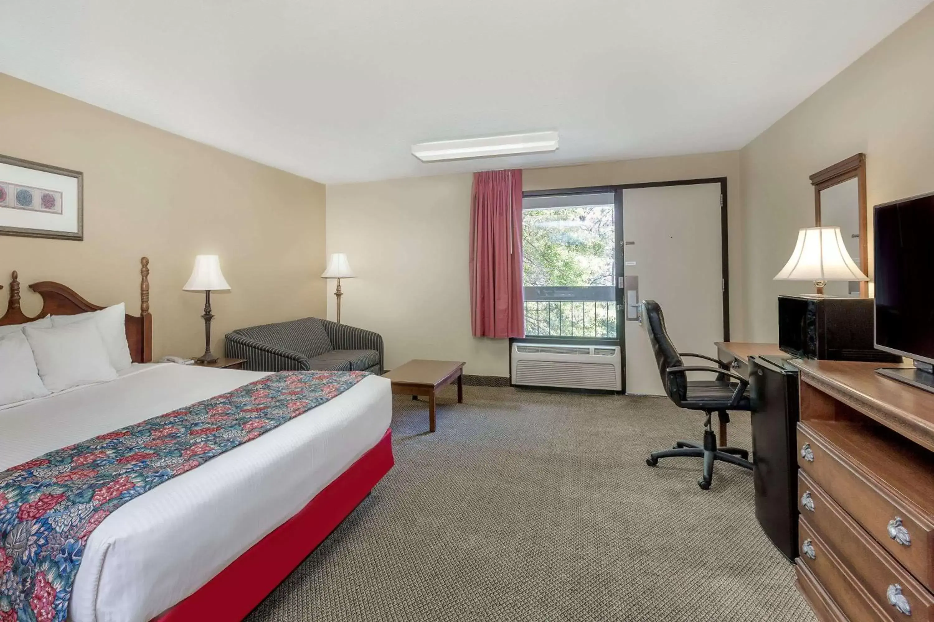 Photo of the whole room in Days Inn by Wyndham Hoover Birmingham