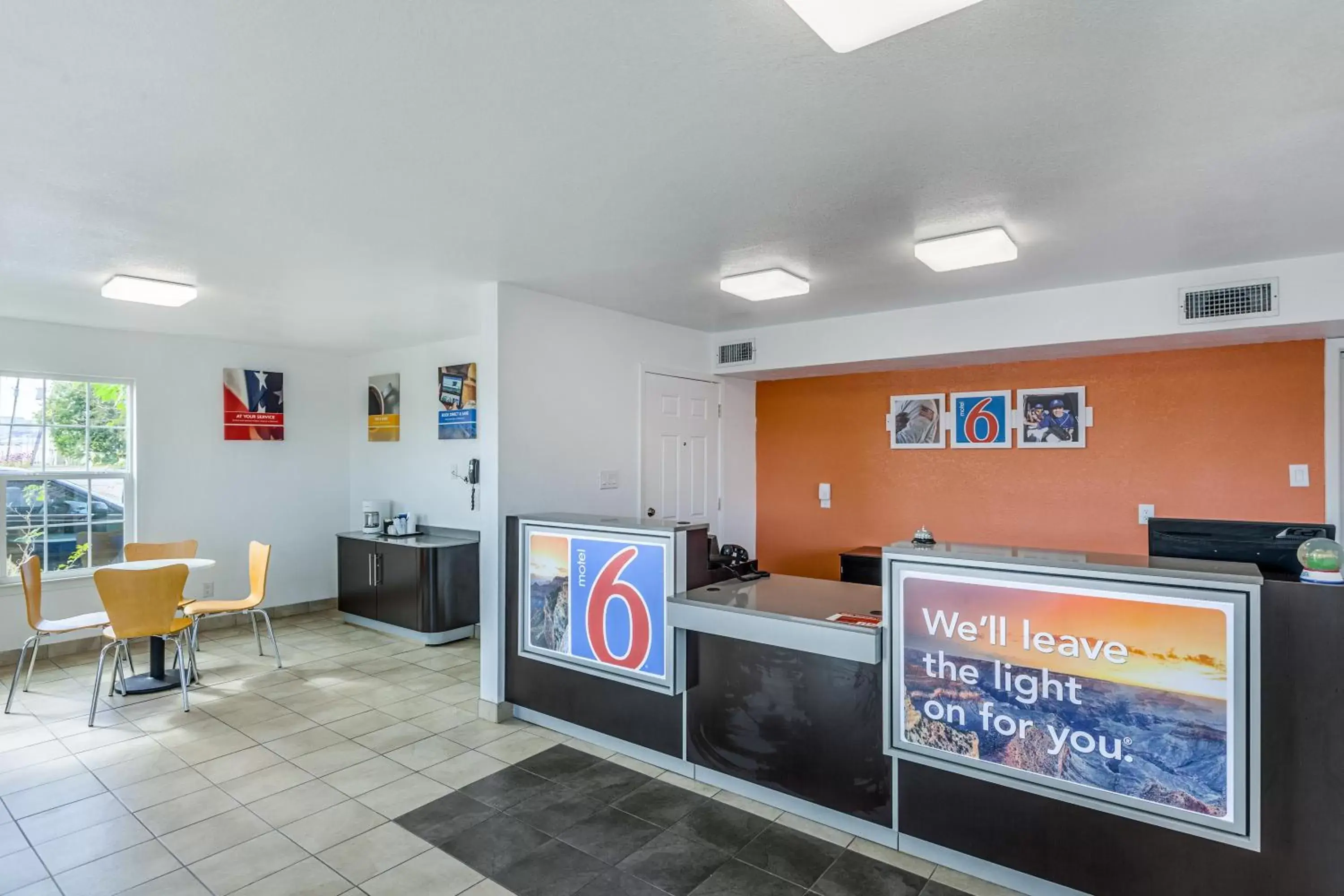 Lobby or reception, Lobby/Reception in Motel 6-Fort Worth, TX - Convention Center