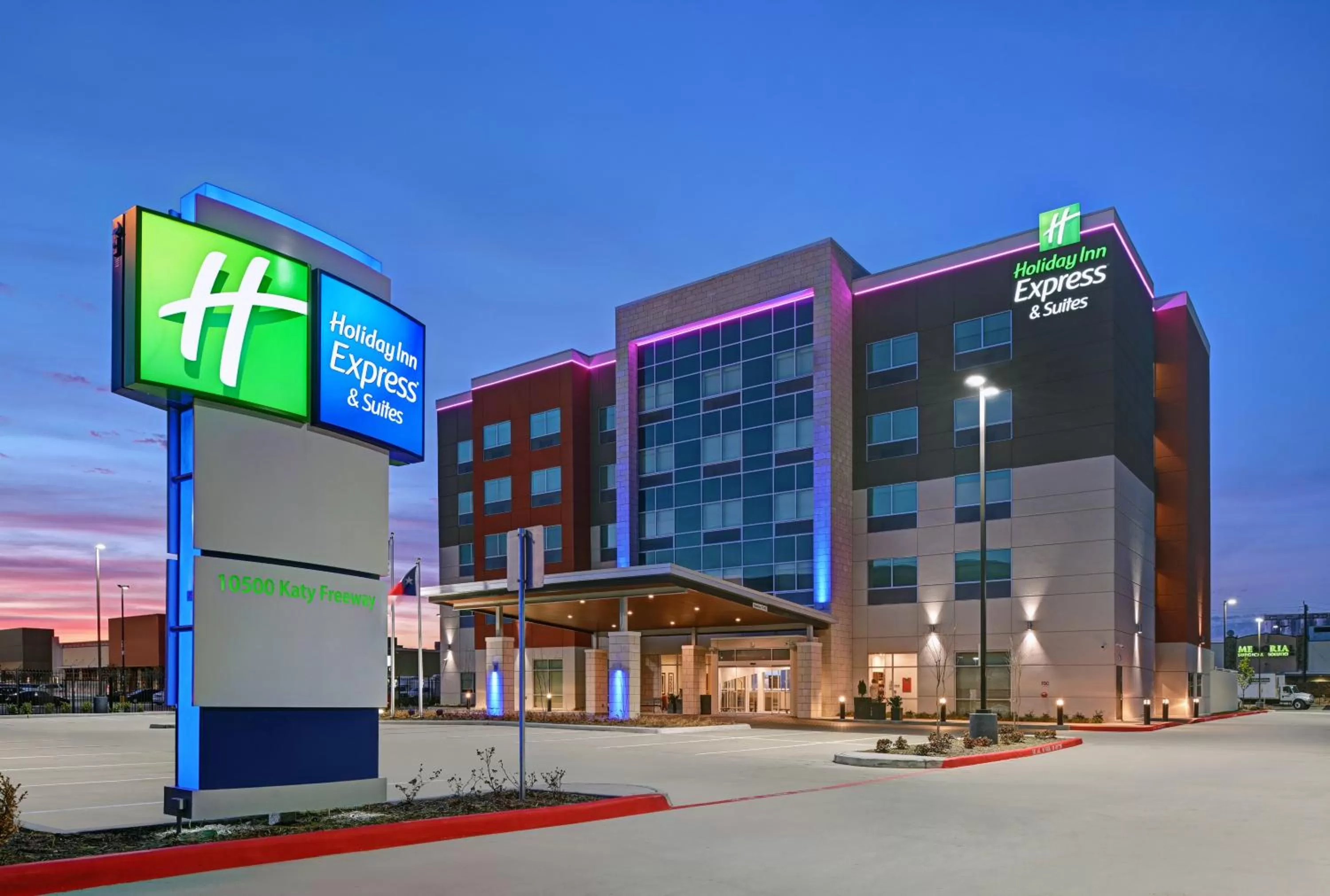 Property building in Holiday Inn Express & Suites Memorial – CityCentre by IHG