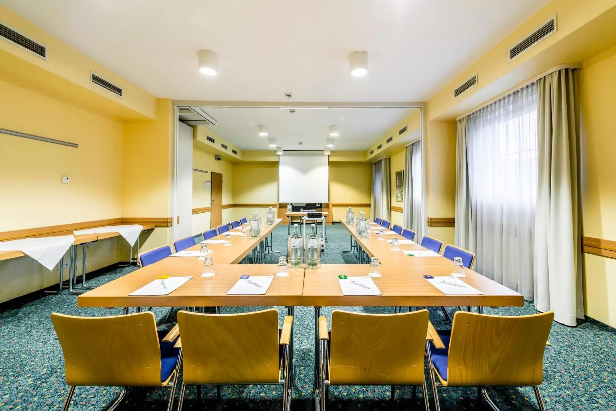 Meeting/conference room in Holiday Inn Express Frankfurt Airport, an IHG Hotel