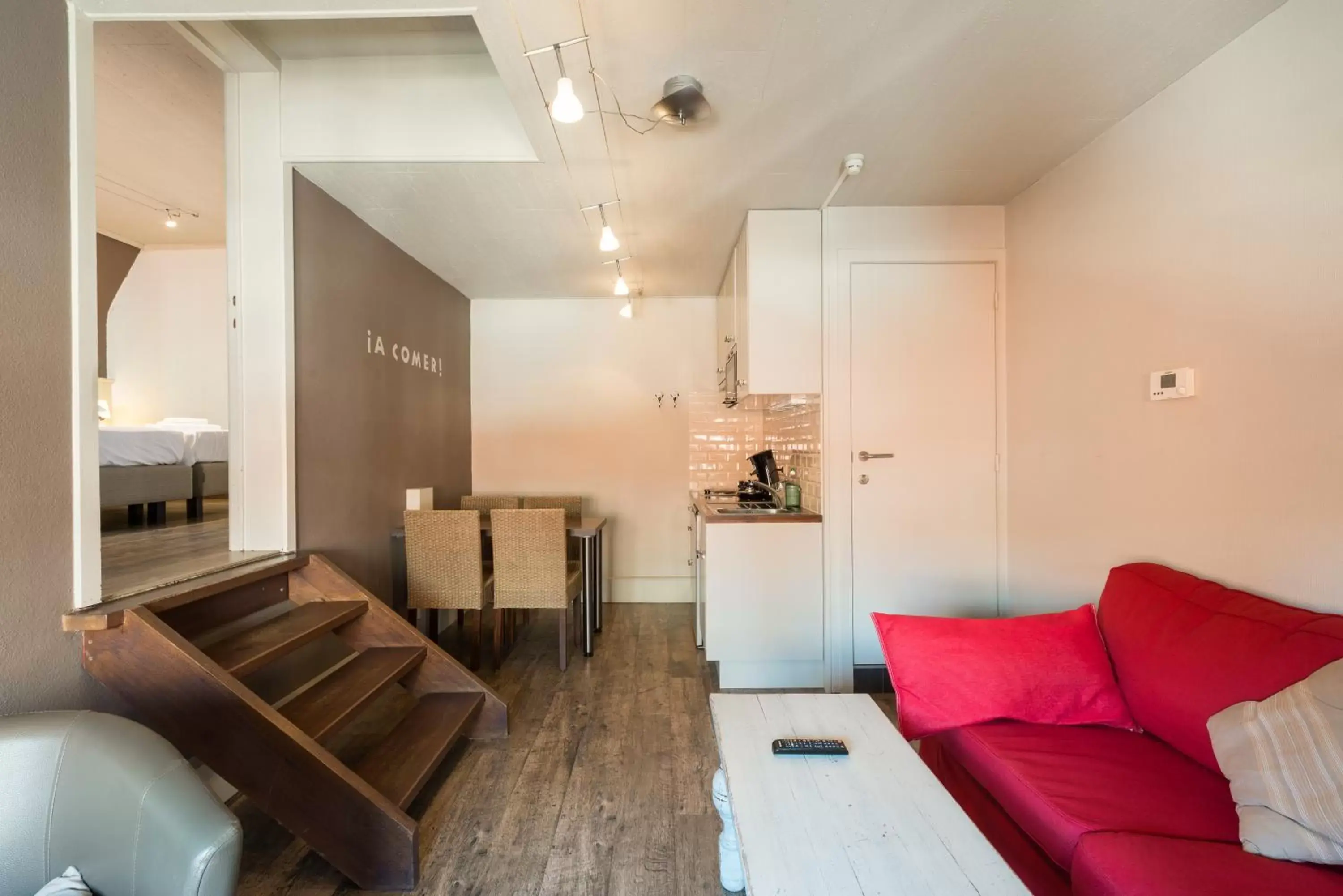 Kitchen or kitchenette, Seating Area in Hotel Leopold