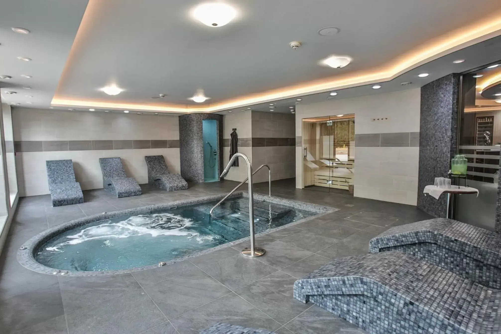 Hot Tub, Swimming Pool in Frensham Pond Country House Hotel & Spa