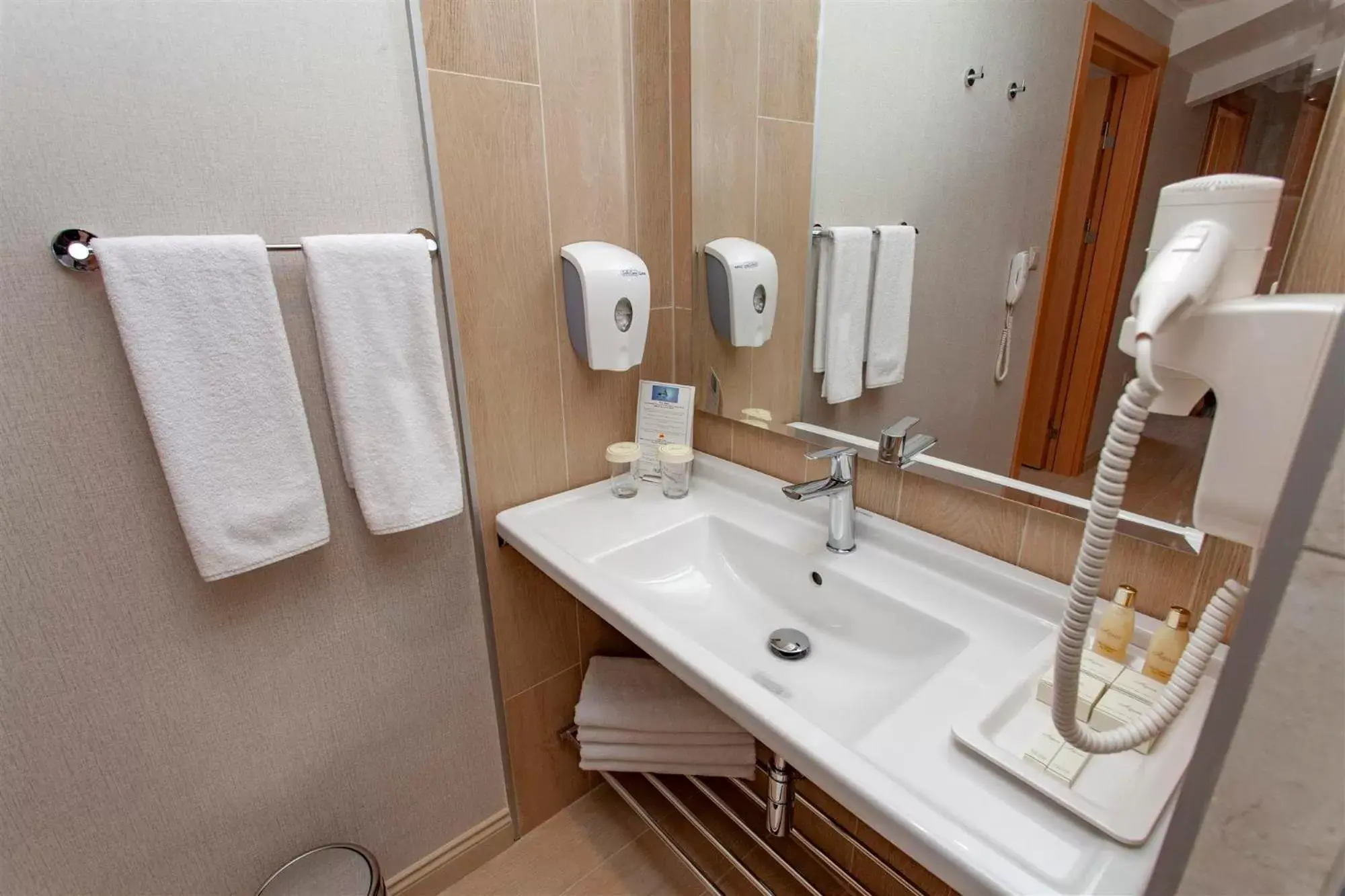 Bathroom in Hotel Aqua