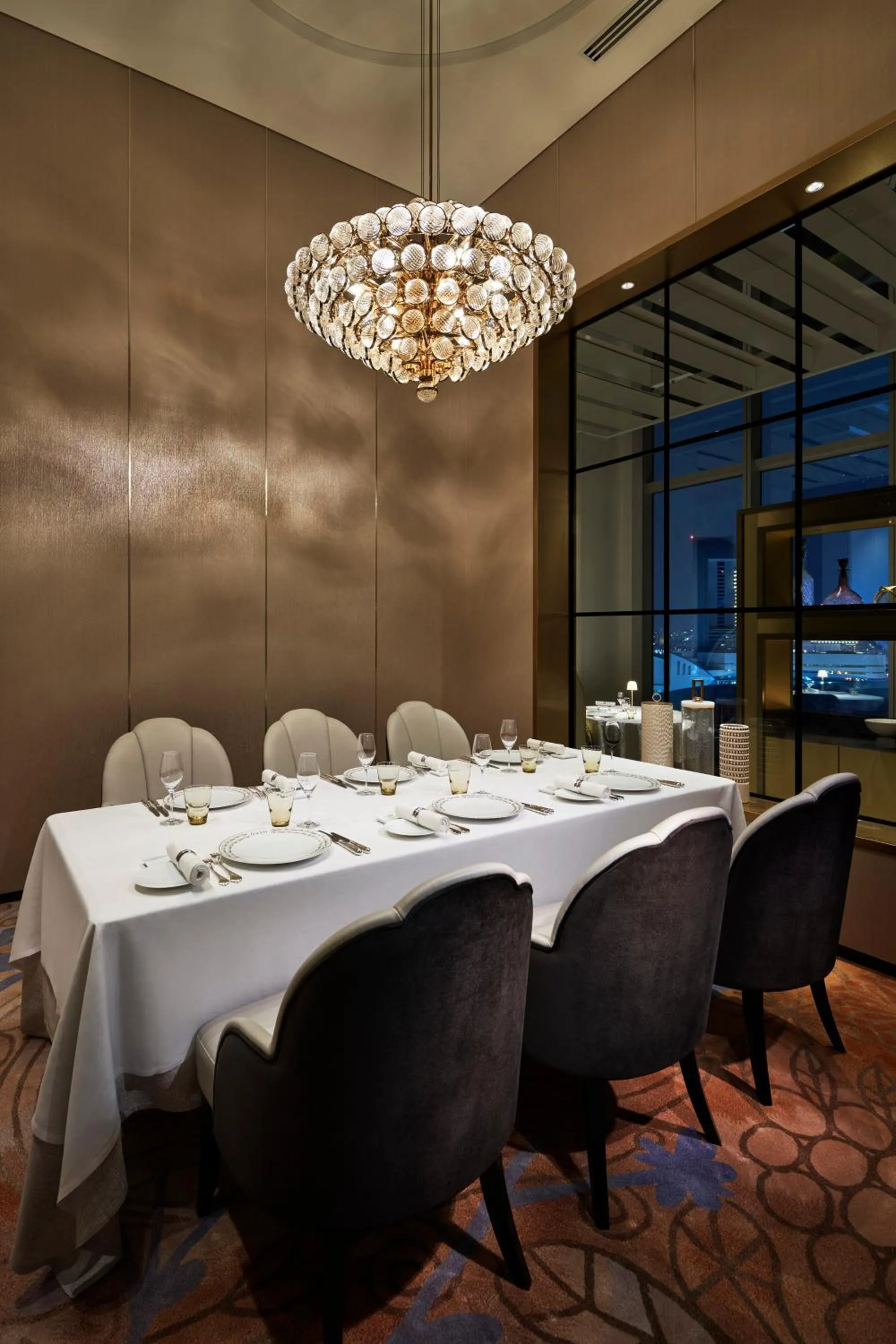 Restaurant/places to eat in The Kahala Hotel & Resort Yokohama