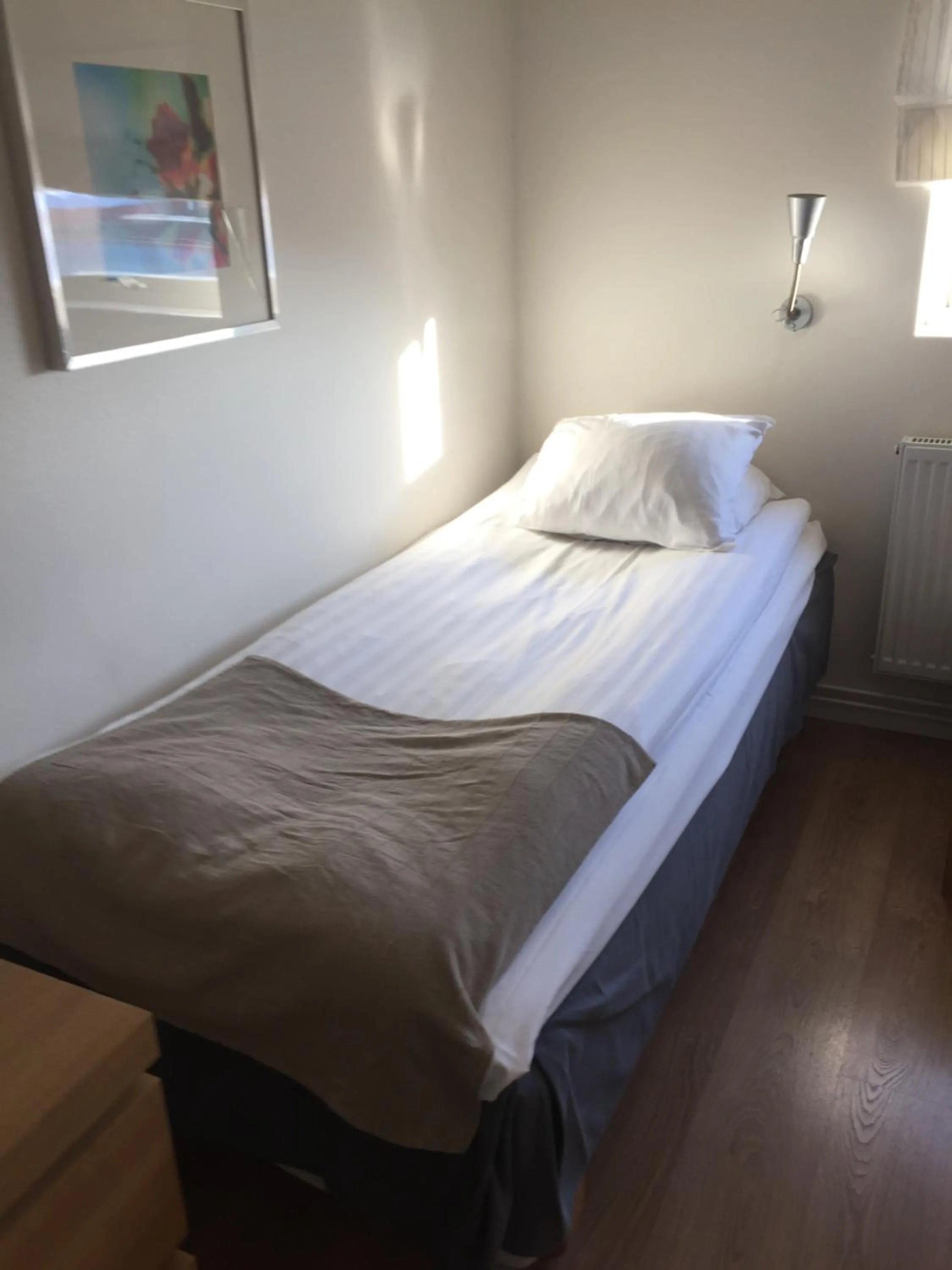 Bed in Hotel E-10 by First