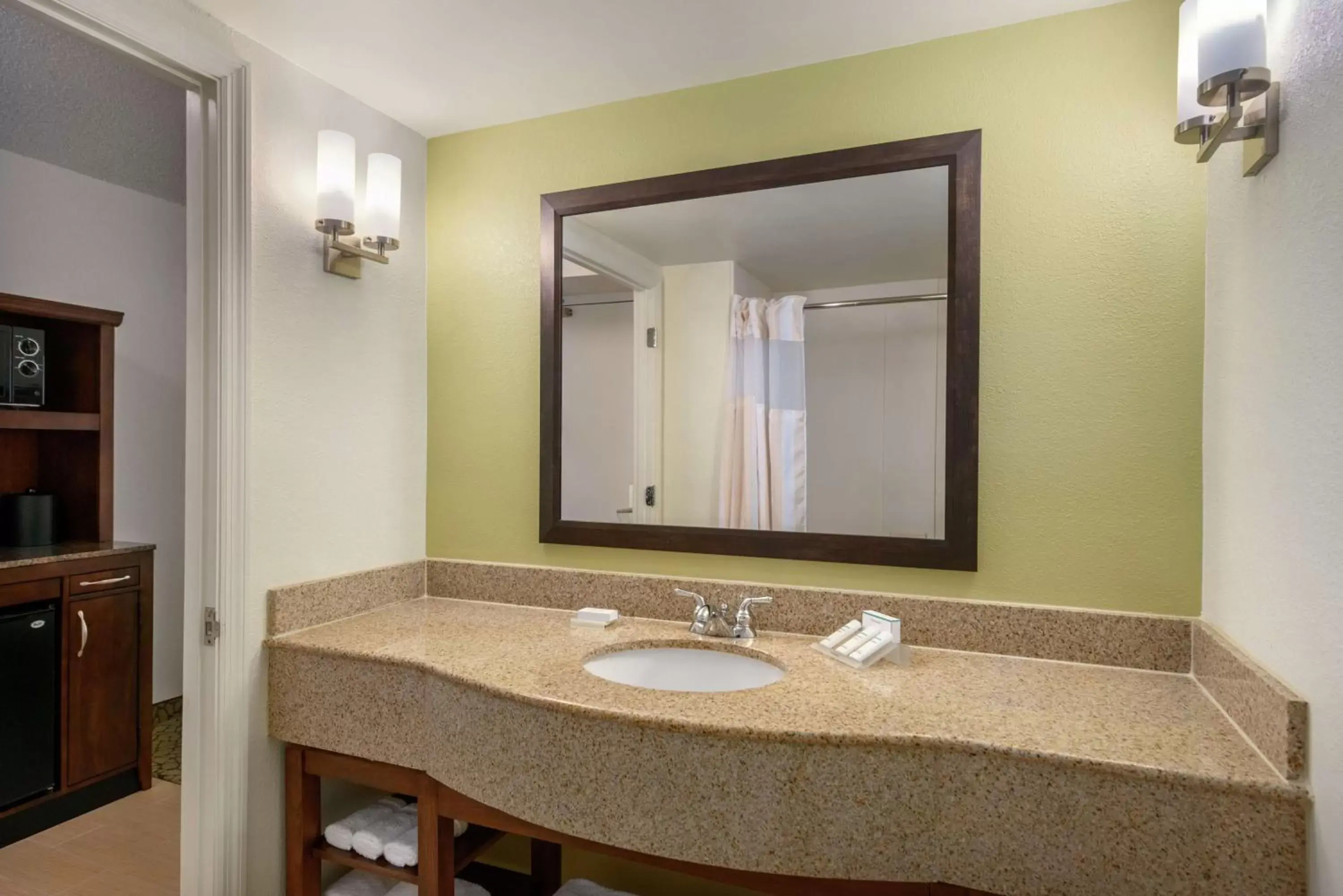 Bathroom in Hilton Garden Inn Orlando East - UCF Area